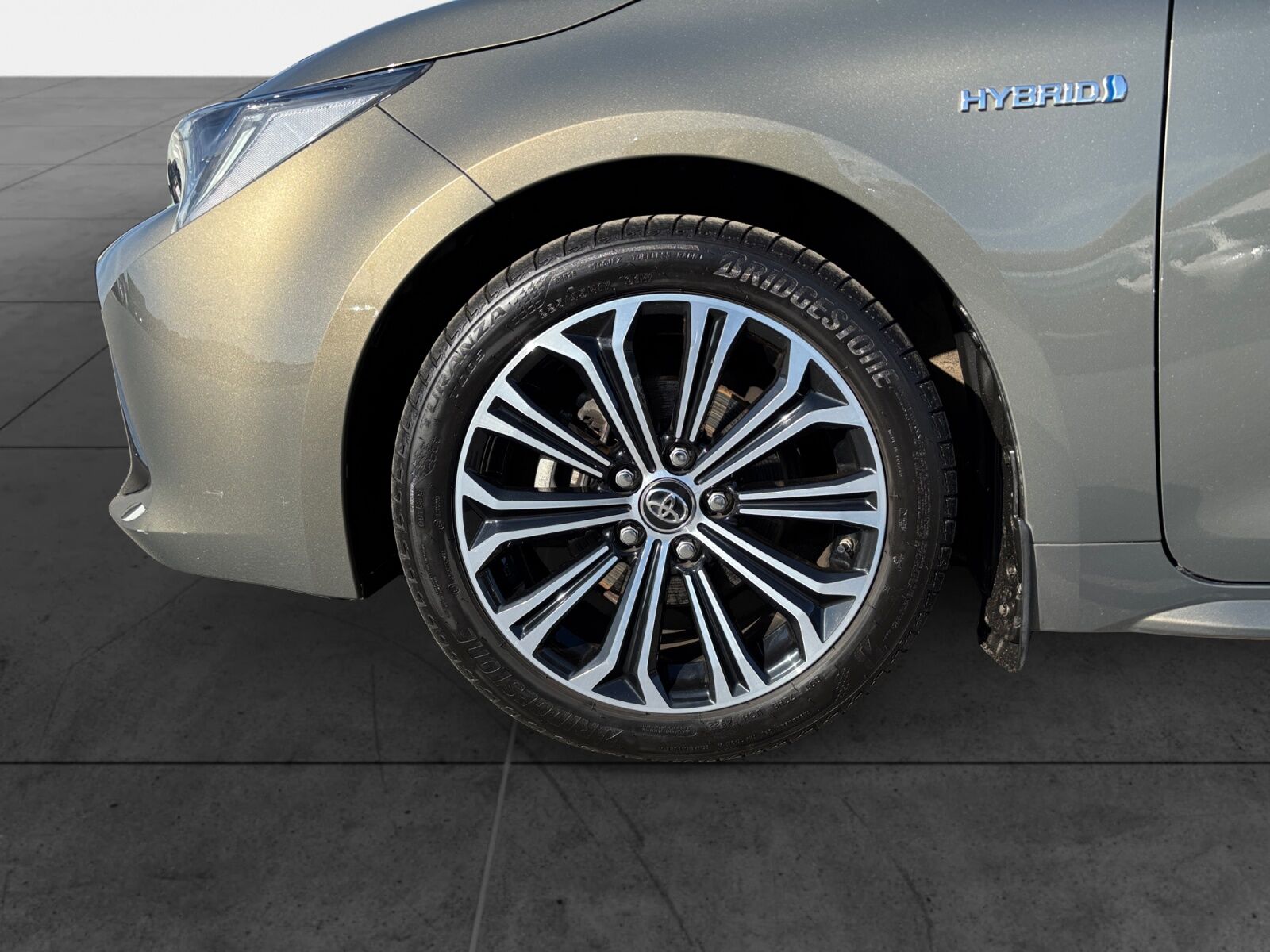 Billede af Toyota Corolla Touring Sports 1,8 Hybrid H3 Premium E-CVT 122HK Stc Trinl. Gear