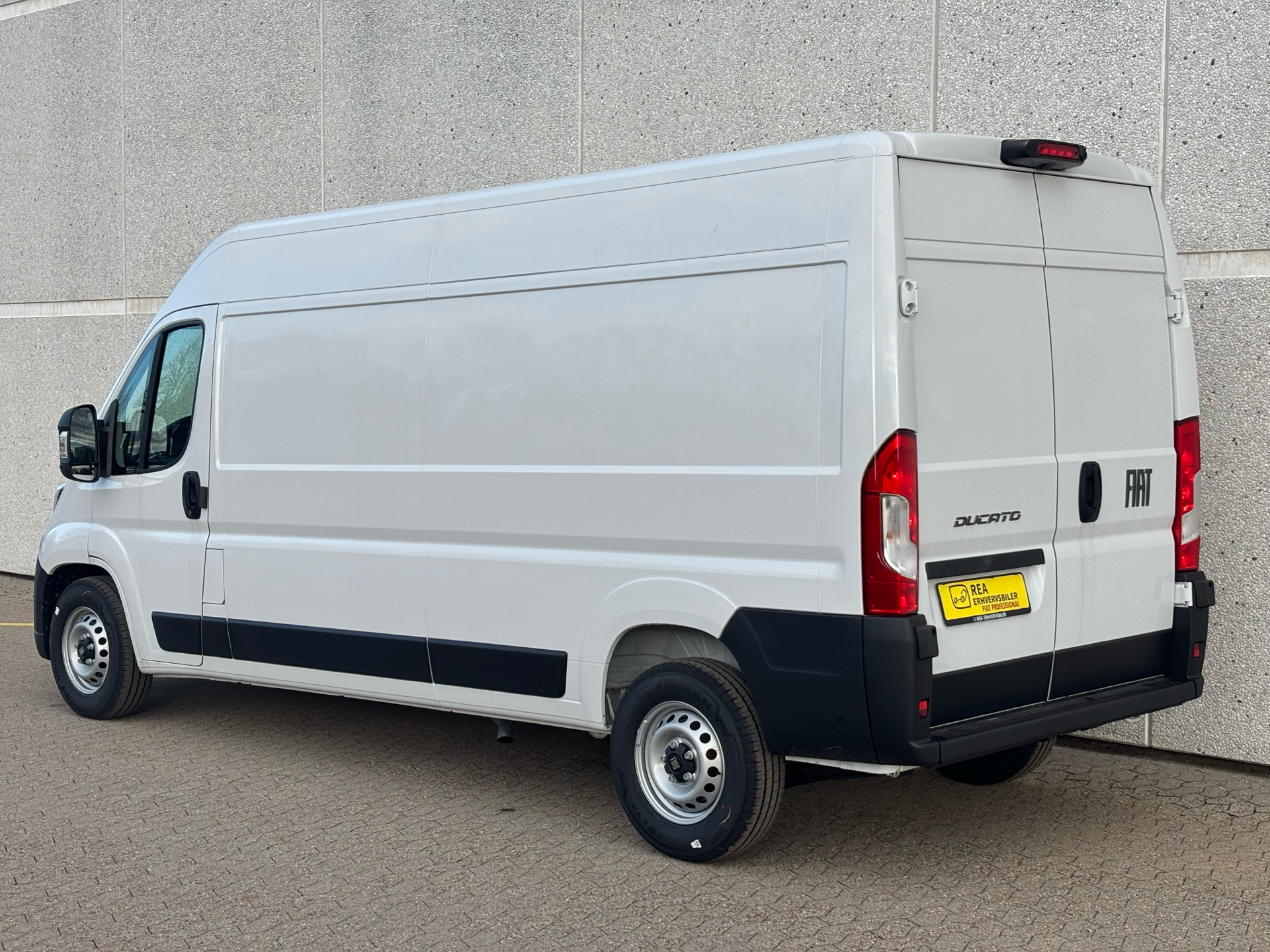 Billede af Fiat Ducato 35M L3H2 2,2 Multijet Pro+ 180HK Van 8g Aut.