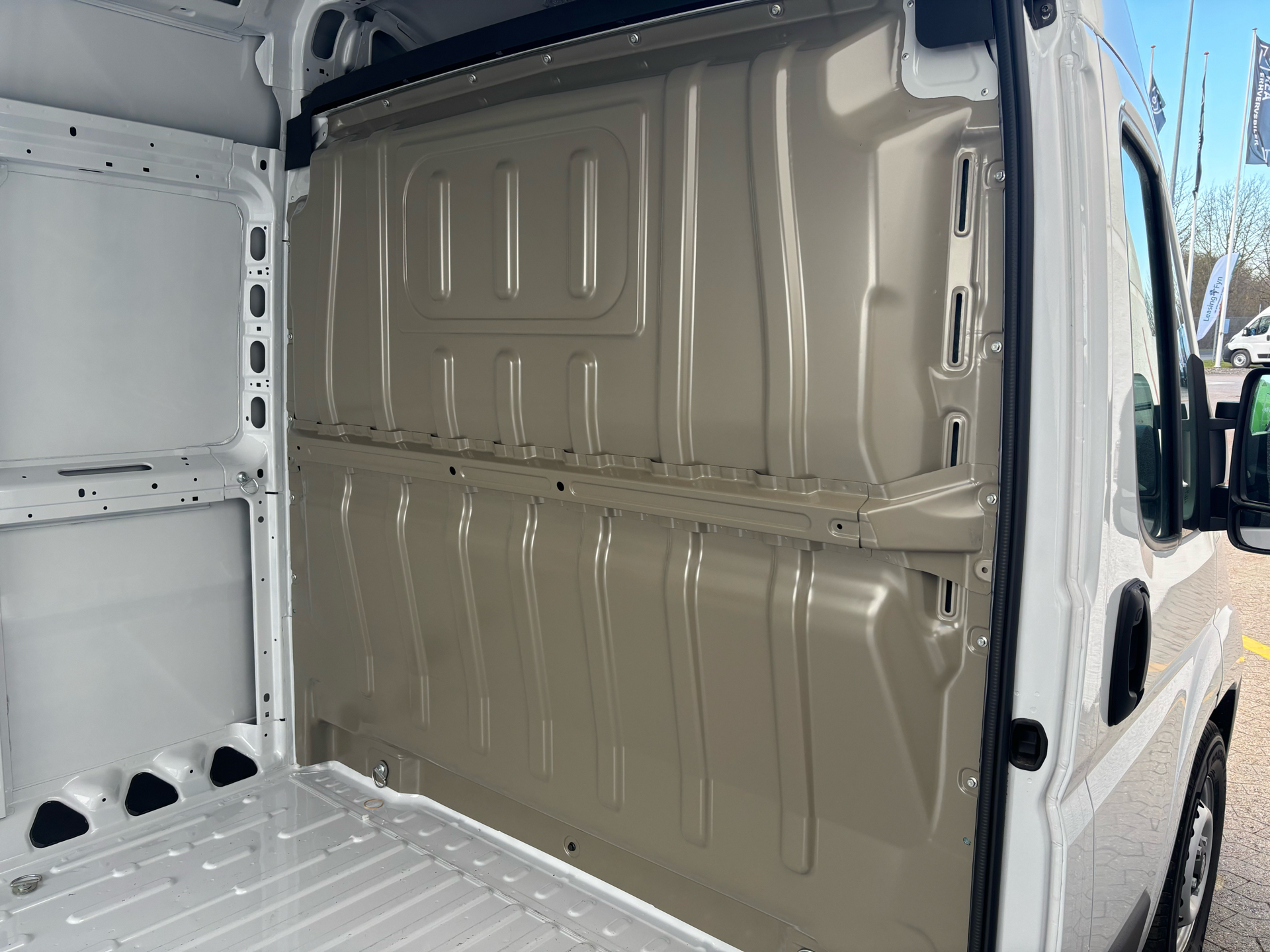 Billede af Fiat Ducato 35M L3H2 2,2 Multijet Pro+ 180HK Van 8g Aut.