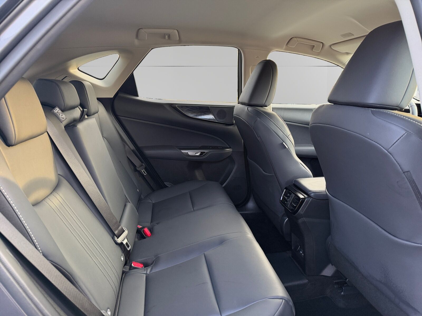 Billede af Lexus NX 450h+ 2,5 Plugin-hybrid Business Plus 4WD 309HK 5d Trinl. Gear