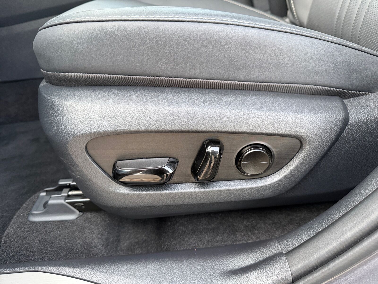 Billede af Lexus NX 450h+ 2,5 Plugin-hybrid Business Plus 4WD 309HK 5d Trinl. Gear