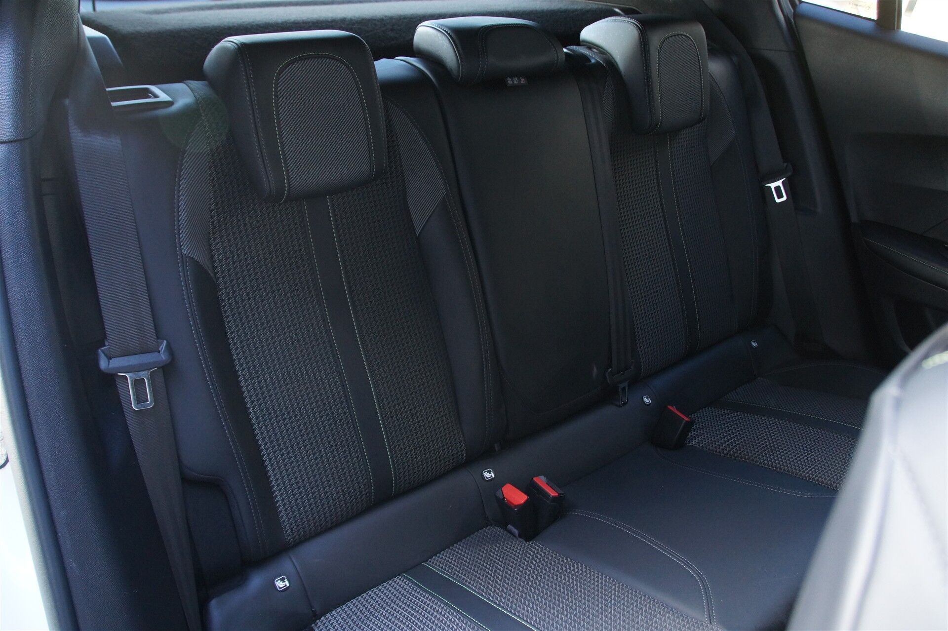 Billede af Peugeot e-2008 EL GT 136HK 5d Aut.