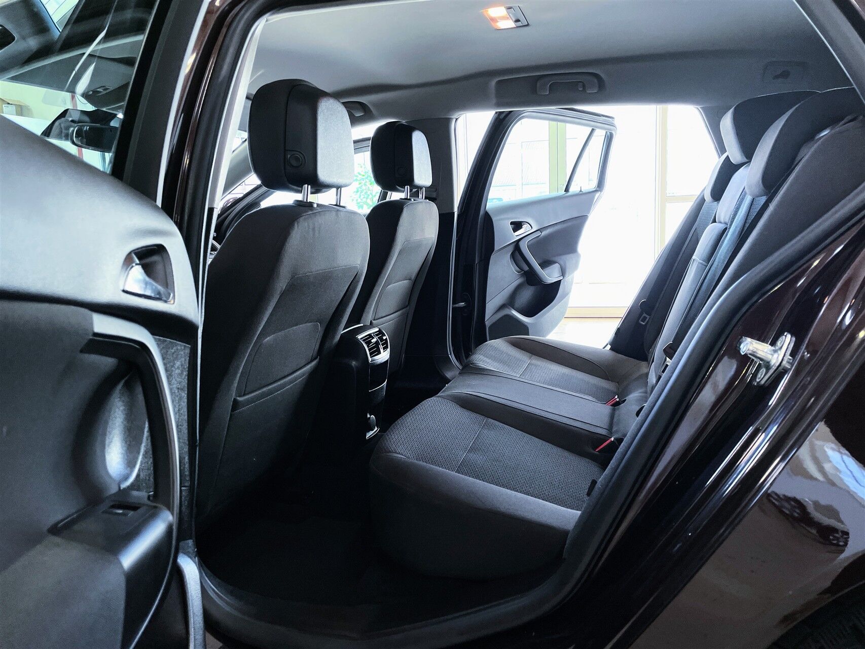 Billede af Opel Insignia Sports Tourer 1,4 Turbo Edition Start/Stop 140HK Stc 6g