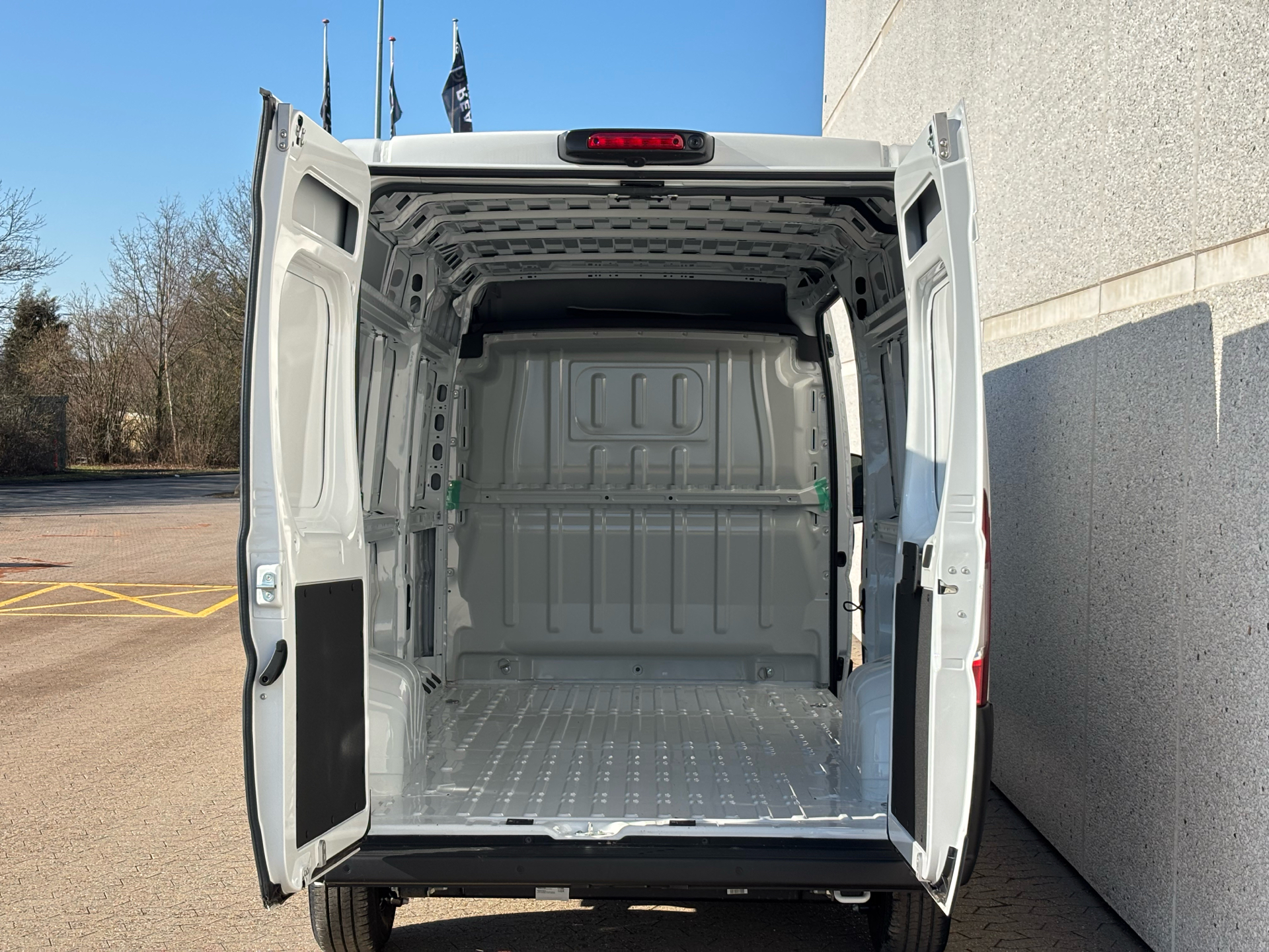 Billede af Fiat Ducato 35M L3H2 2,2 Multijet Pro+ 180HK Van 8g Aut.