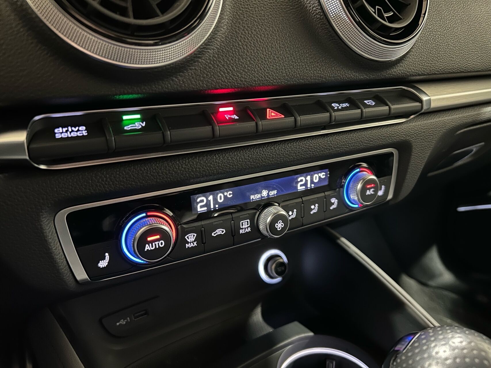 Billede af Audi A3 Sportback 1,4 E-tron  Plugin-hybrid Sport S Tronic 204HK 5d 6g Aut.