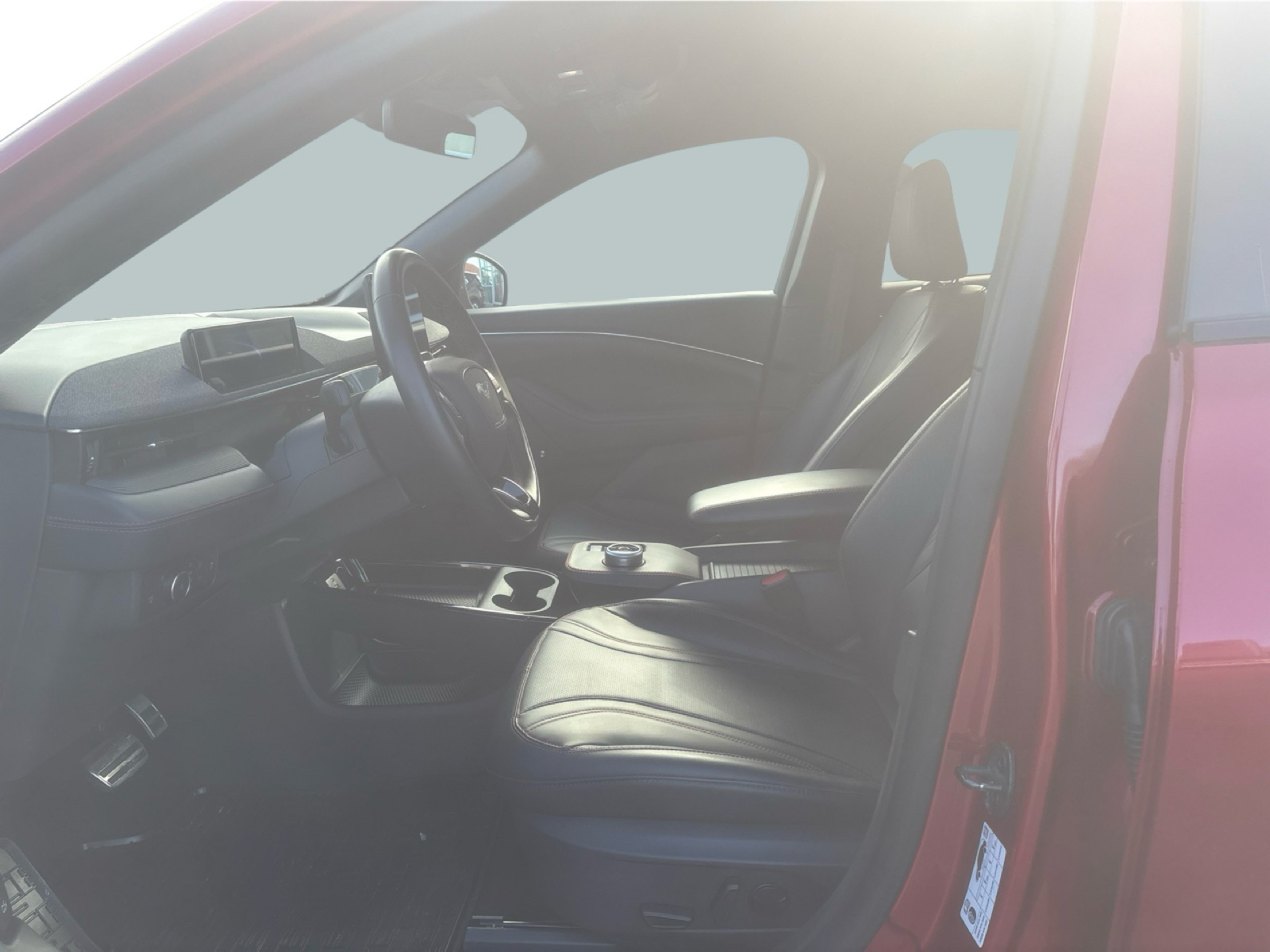 Billede af Ford Mustang Mach-E EL UR Premium AWD 351HK 5d Aut.