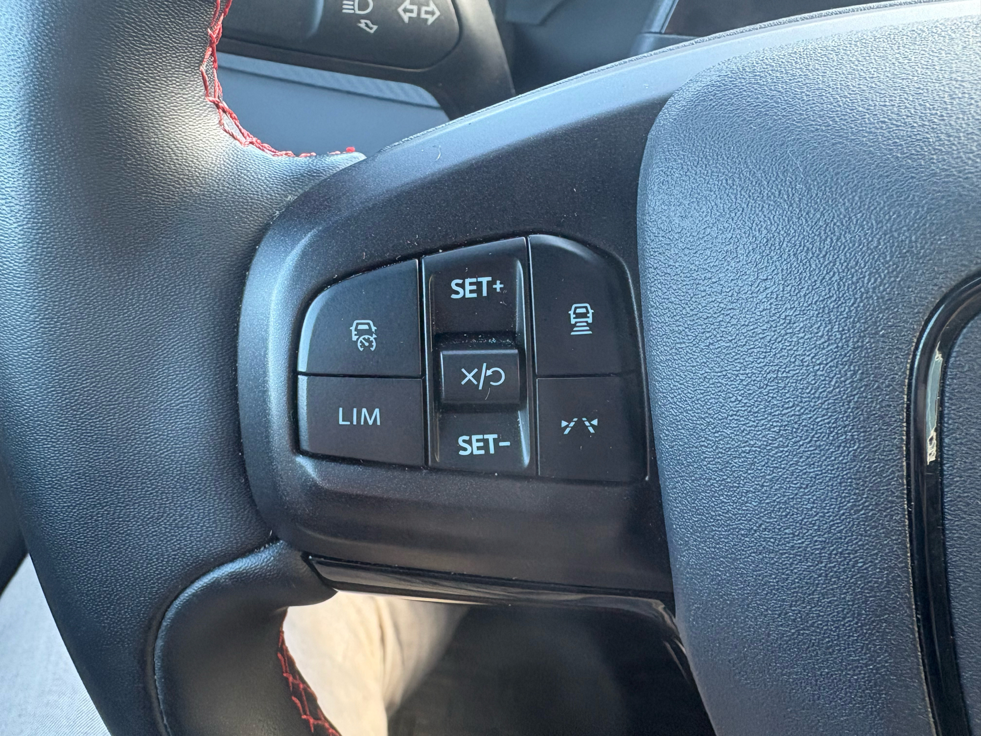 Billede af Ford Mustang Mach-E EL UR Premium AWD 351HK 5d Aut.