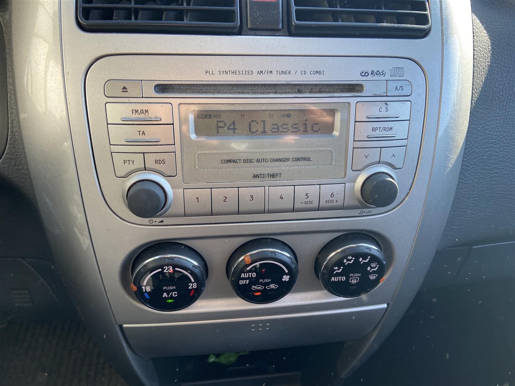 Billede af Suzuki Liana 1,6 GLX 106HK 5d