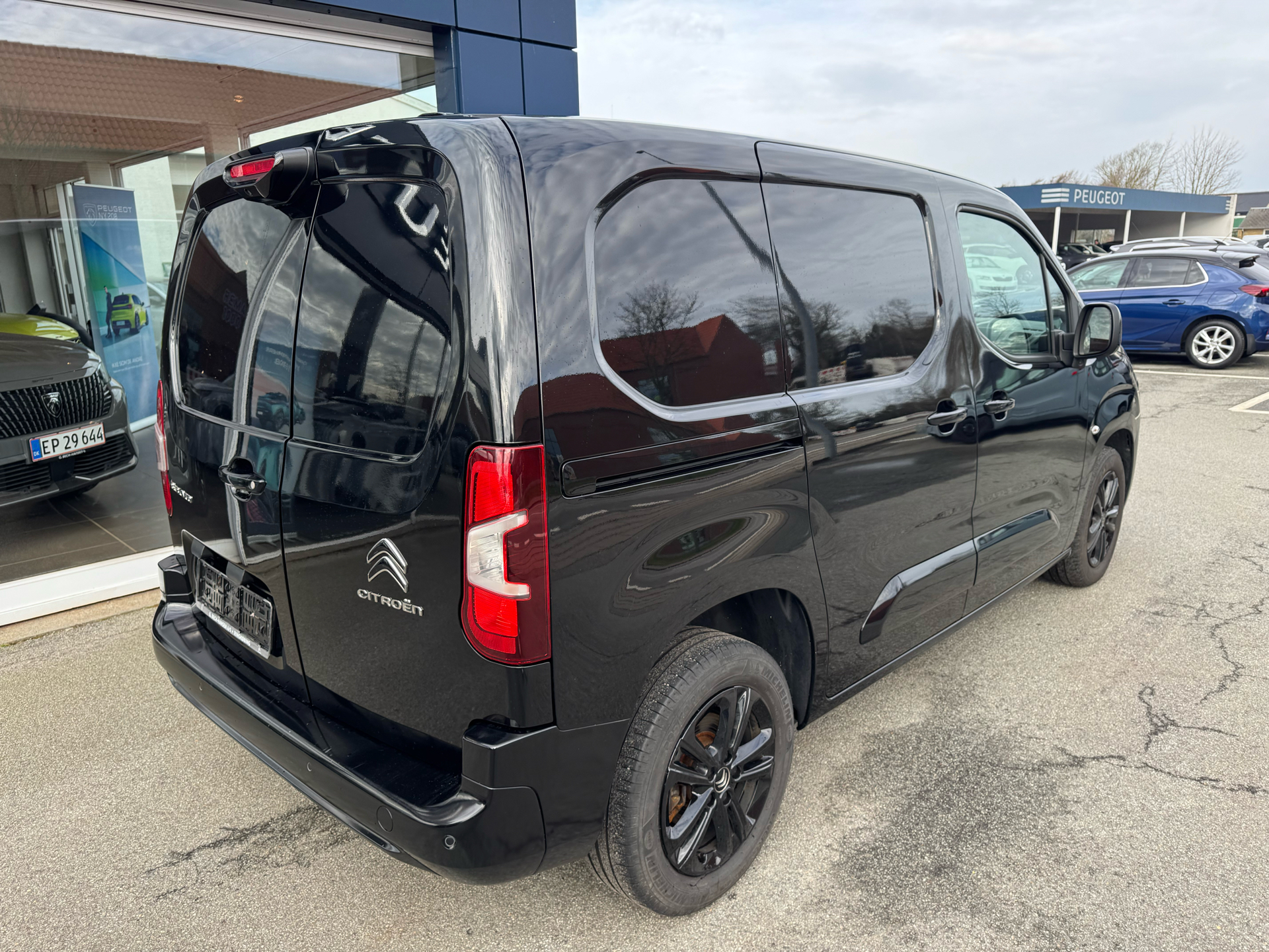 Billede af Citroën Berlingo L1 1,5 Blue HDi Masterline EAT8 start/stop 130HK Van 8g Aut.