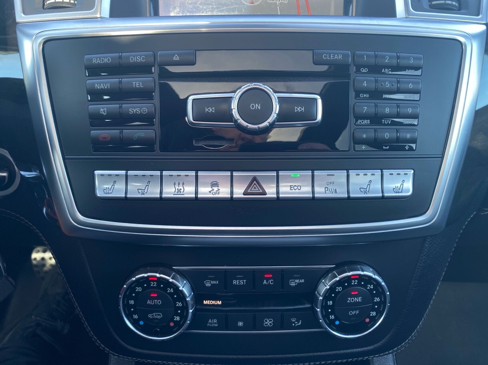 Billede af Mercedes-Benz ML63 AMG 5,5 V8 4Matic 525HK 5d 7g Aut.