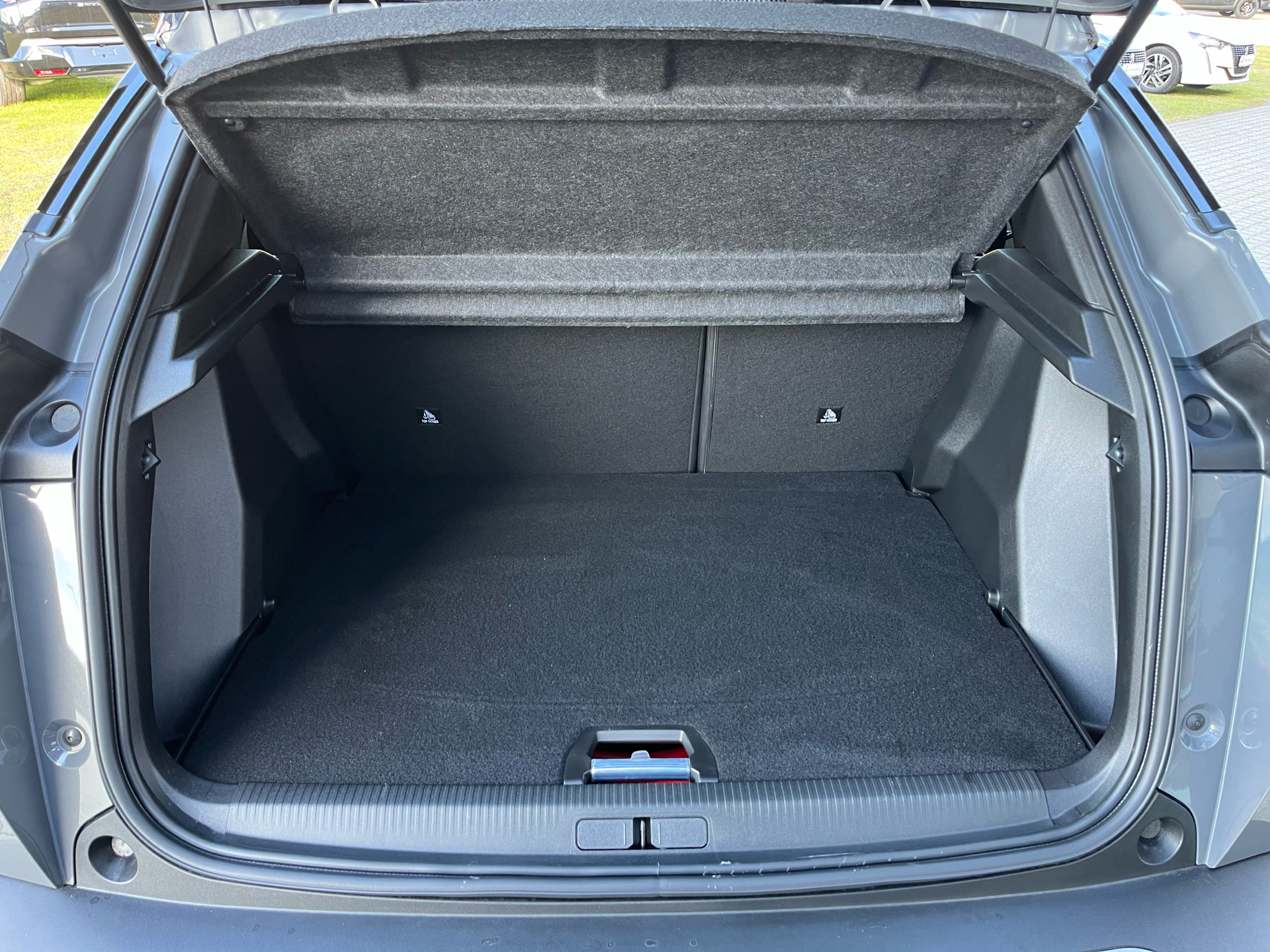 Billede af Peugeot e-2008 EL GT 156HK 5d Aut.