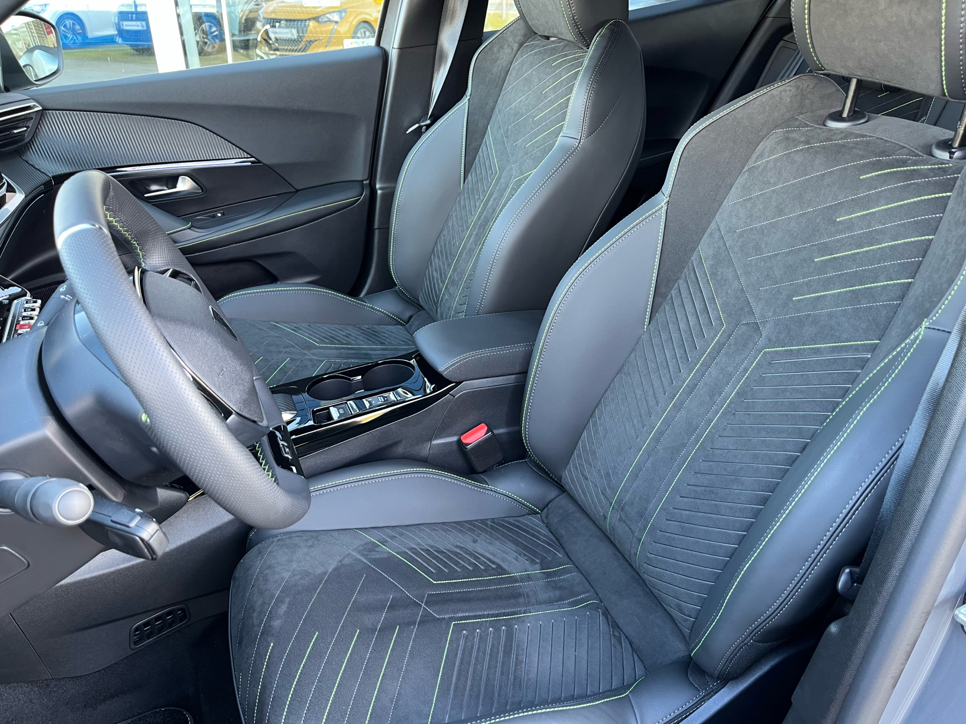 Billede af Peugeot e-2008 EL GT 156HK 5d Aut.