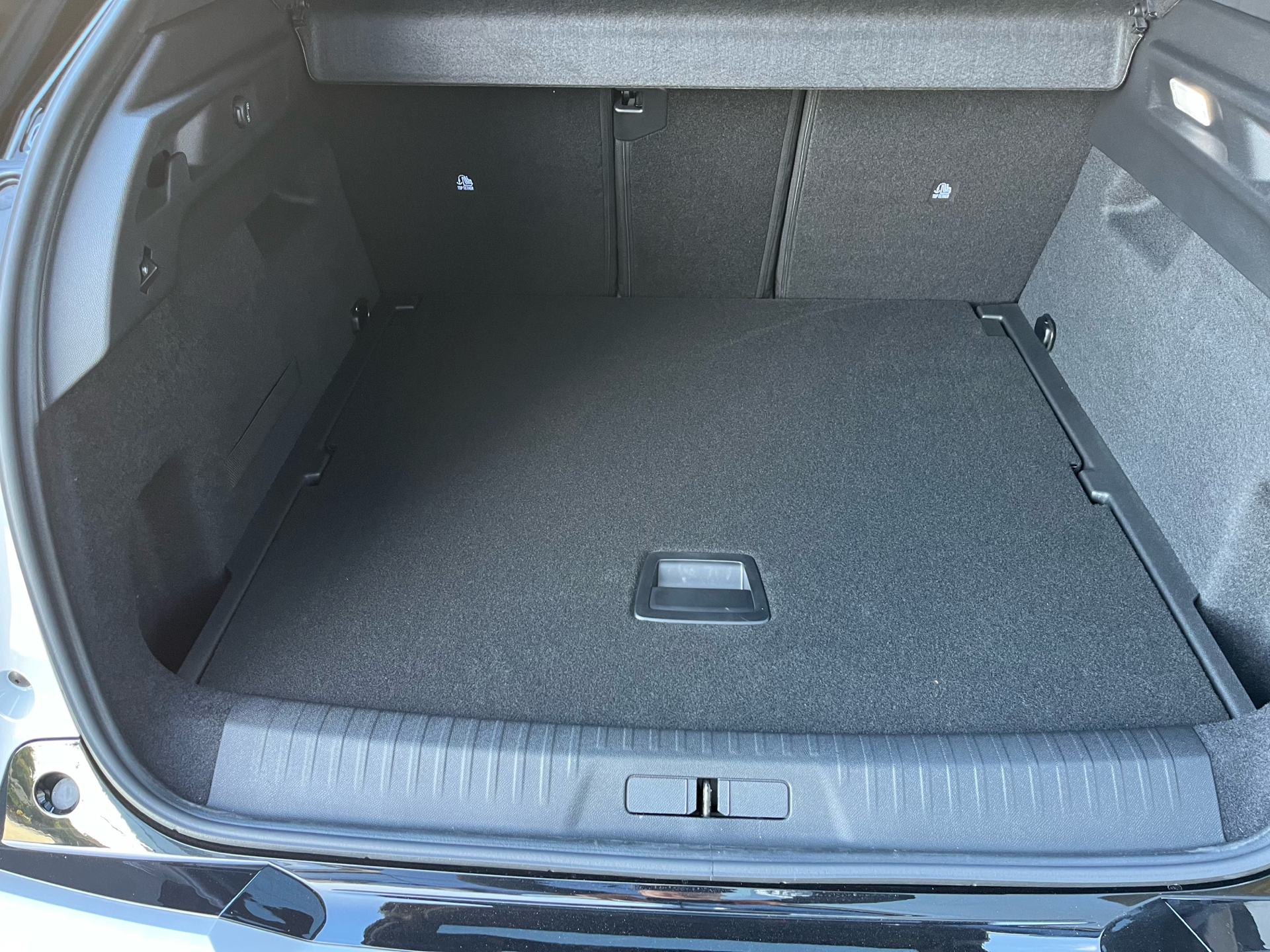 Billede af Peugeot e-3008 EL GT Pack 210HK 5d Aut.