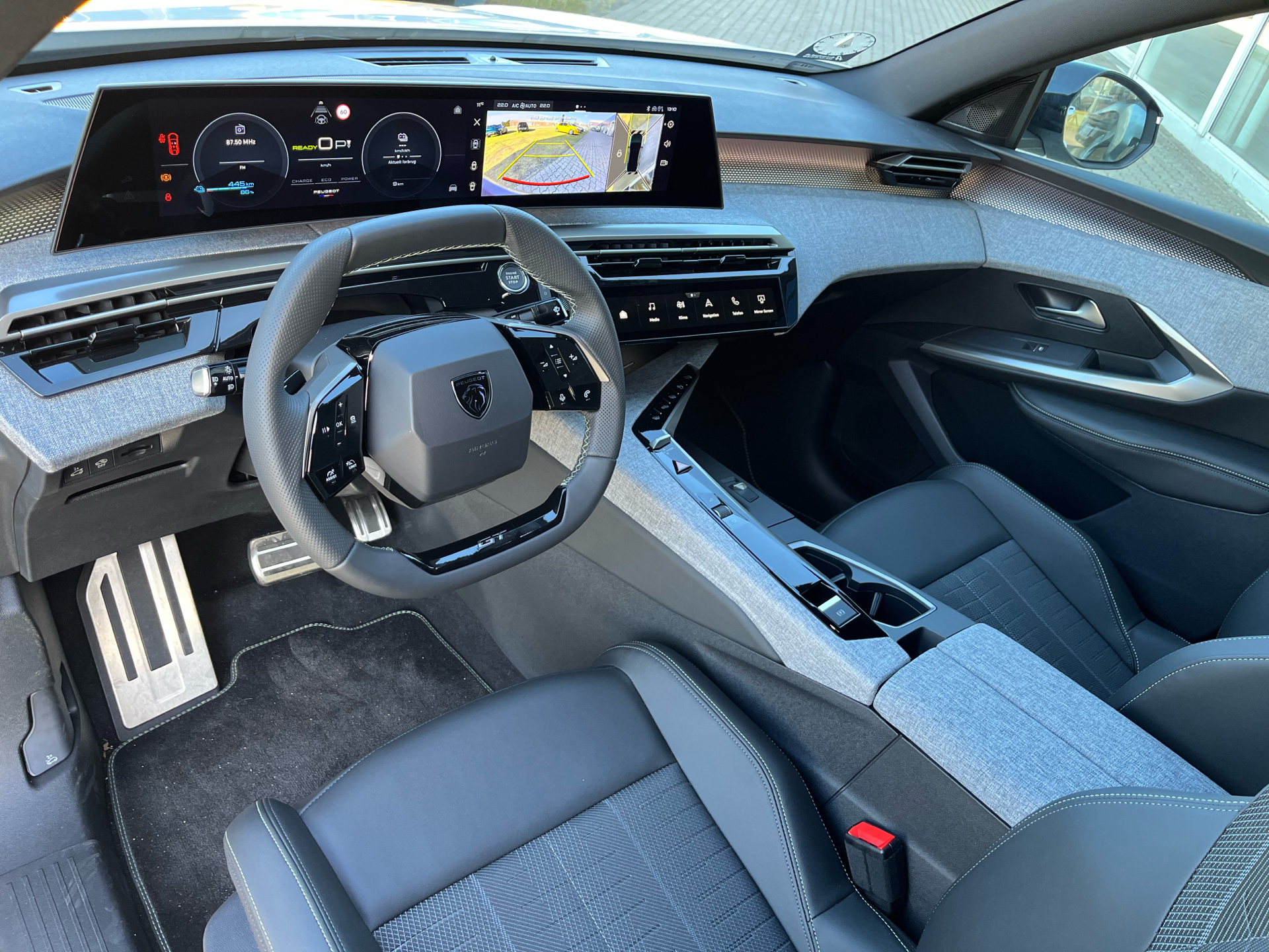 Billede af Peugeot e-3008 EL GT Pack 210HK 5d Aut.