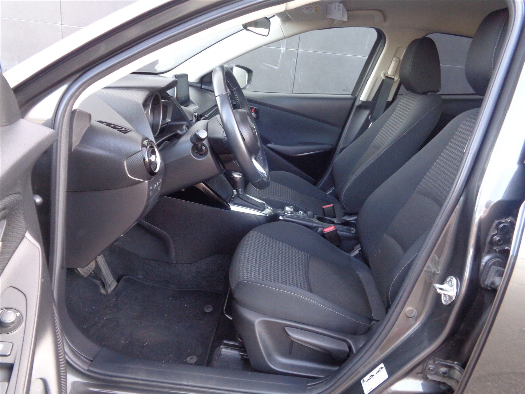 Billede af Mazda 2 1,5 Skyactiv-G Niseko 90HK 5d 6g Aut.