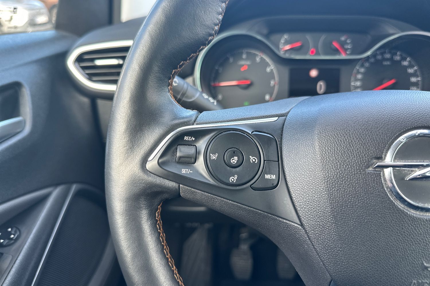 Billede af Opel Crossland X 1,2 Sport 83HK 5d