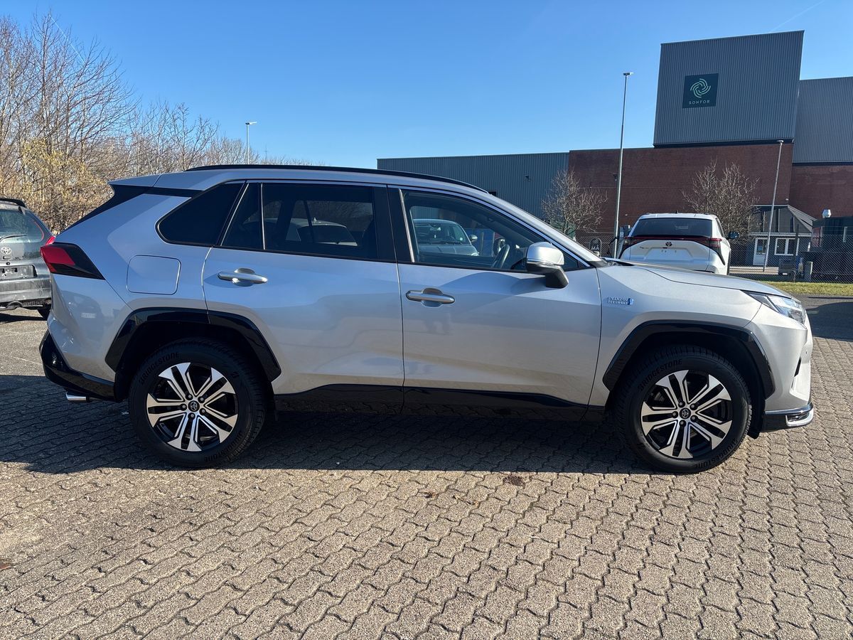 Billede af Toyota RAV4 Plug-in 2,5 Plugin-hybrid Active Business Comfort AWD 306HK 5d 6g Aut.