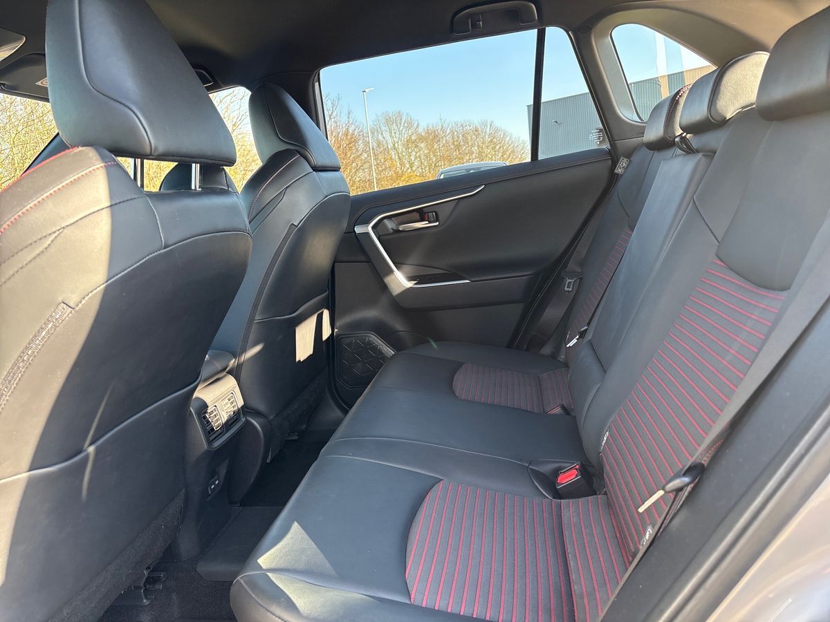 Billede af Toyota RAV4 Plug-in 2,5 Plugin-hybrid Active Business Comfort AWD 306HK 5d 6g Aut.