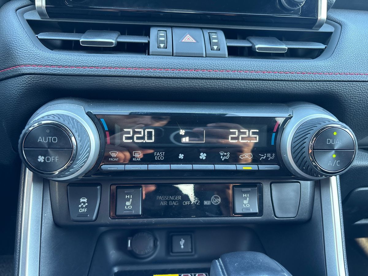 Billede af Toyota RAV4 Plug-in 2,5 Plugin-hybrid Active Business Comfort AWD 306HK 5d 6g Aut.