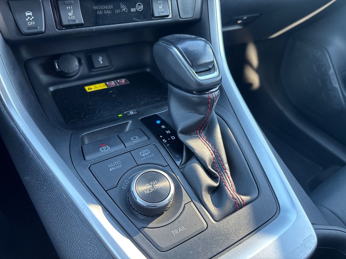 Billede af Toyota RAV4 Plug-in 2,5 Plugin-hybrid Active Business Comfort AWD 306HK 5d 6g Aut.