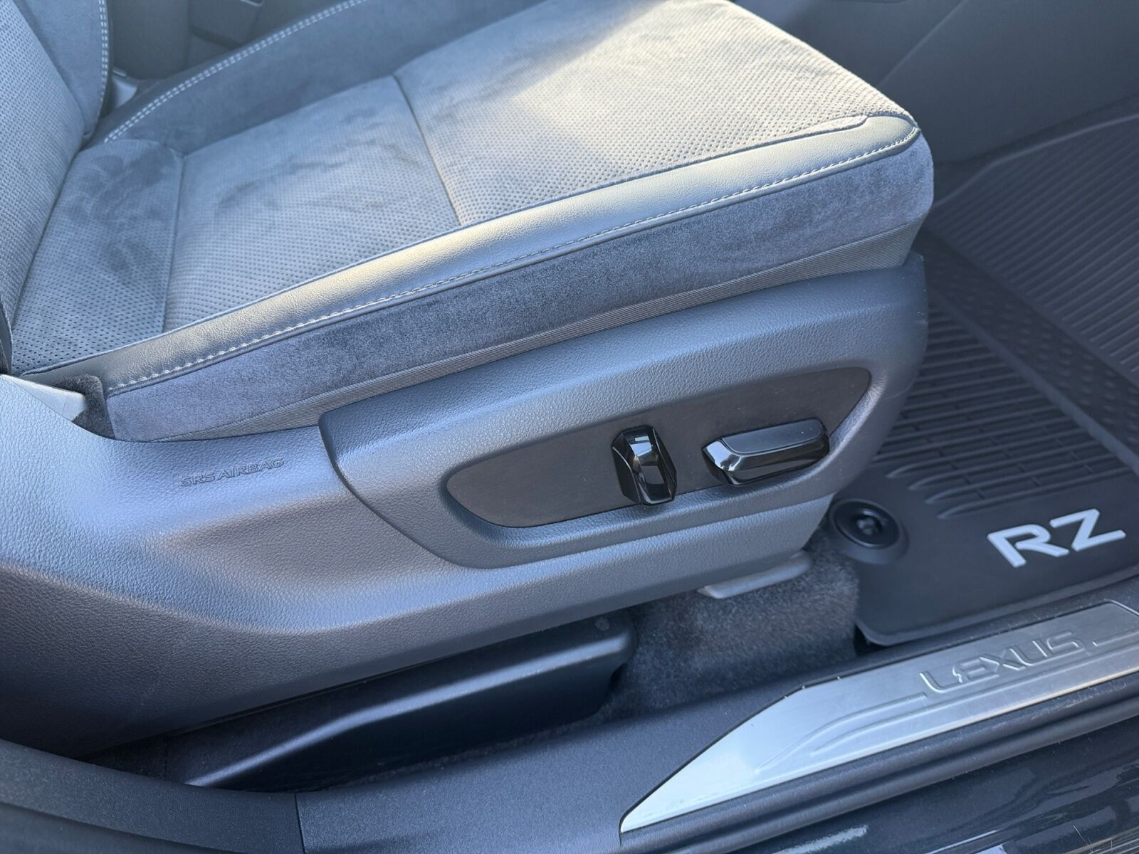 Billede af Lexus RZ 450e EL Luxury Direct4 313HK 4d Aut.