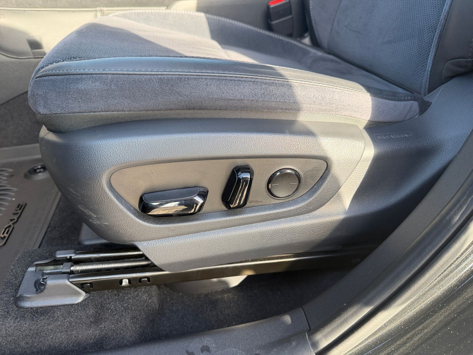 Billede af Lexus RZ 450e EL Luxury Direct4 313HK 4d Aut.