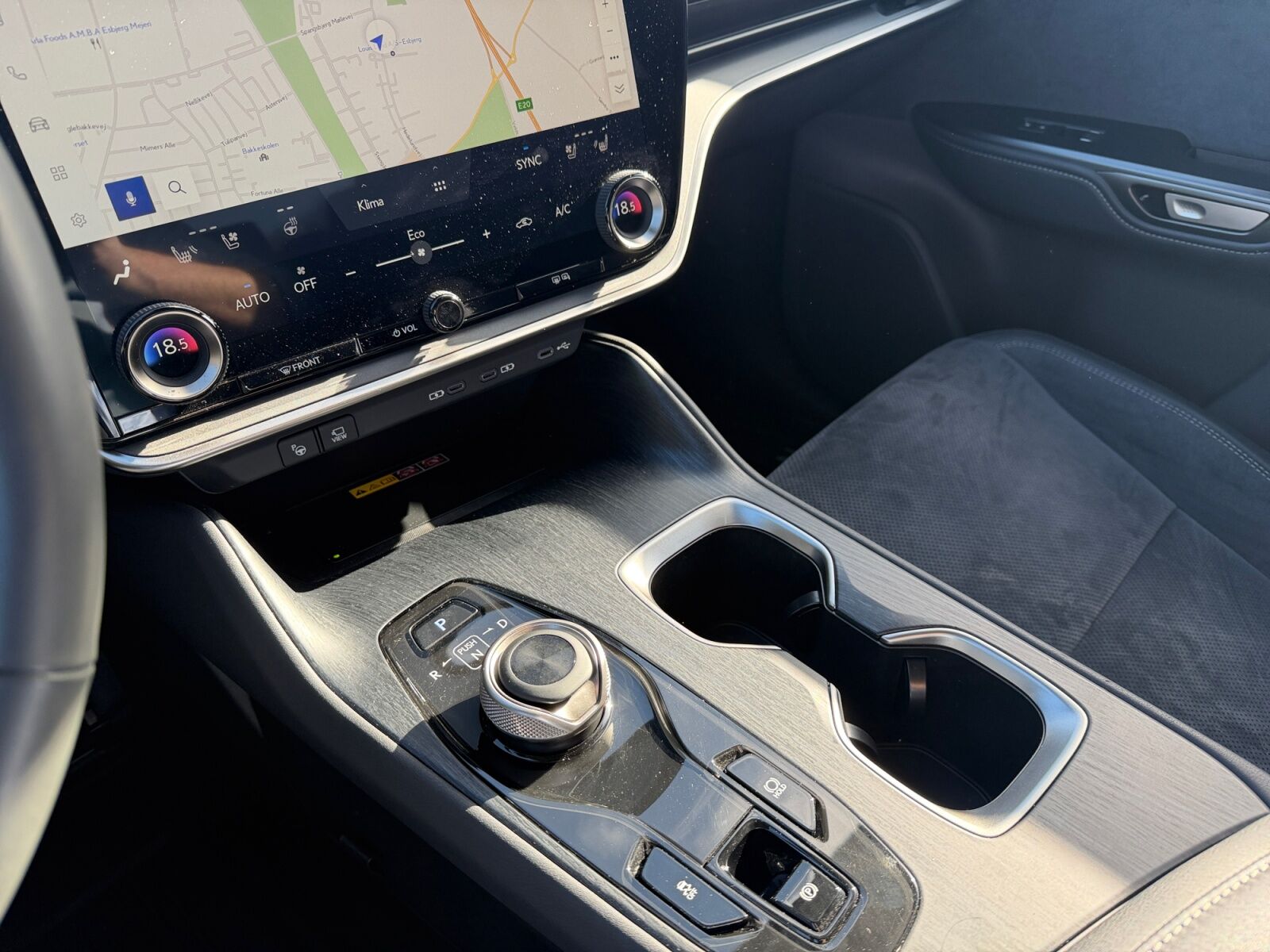 Billede af Lexus RZ 450e EL Luxury Direct4 313HK 4d Aut.