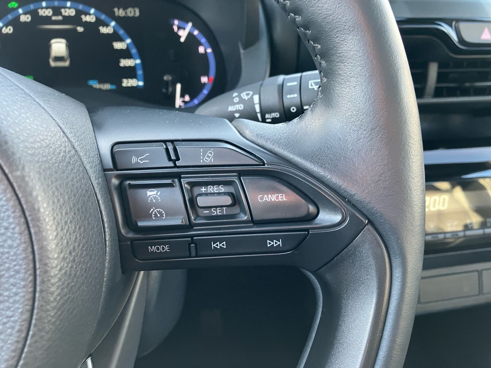 Billede af Toyota Yaris Cross 1,5 Hybrid Style 116HK 5d Trinl. Gear