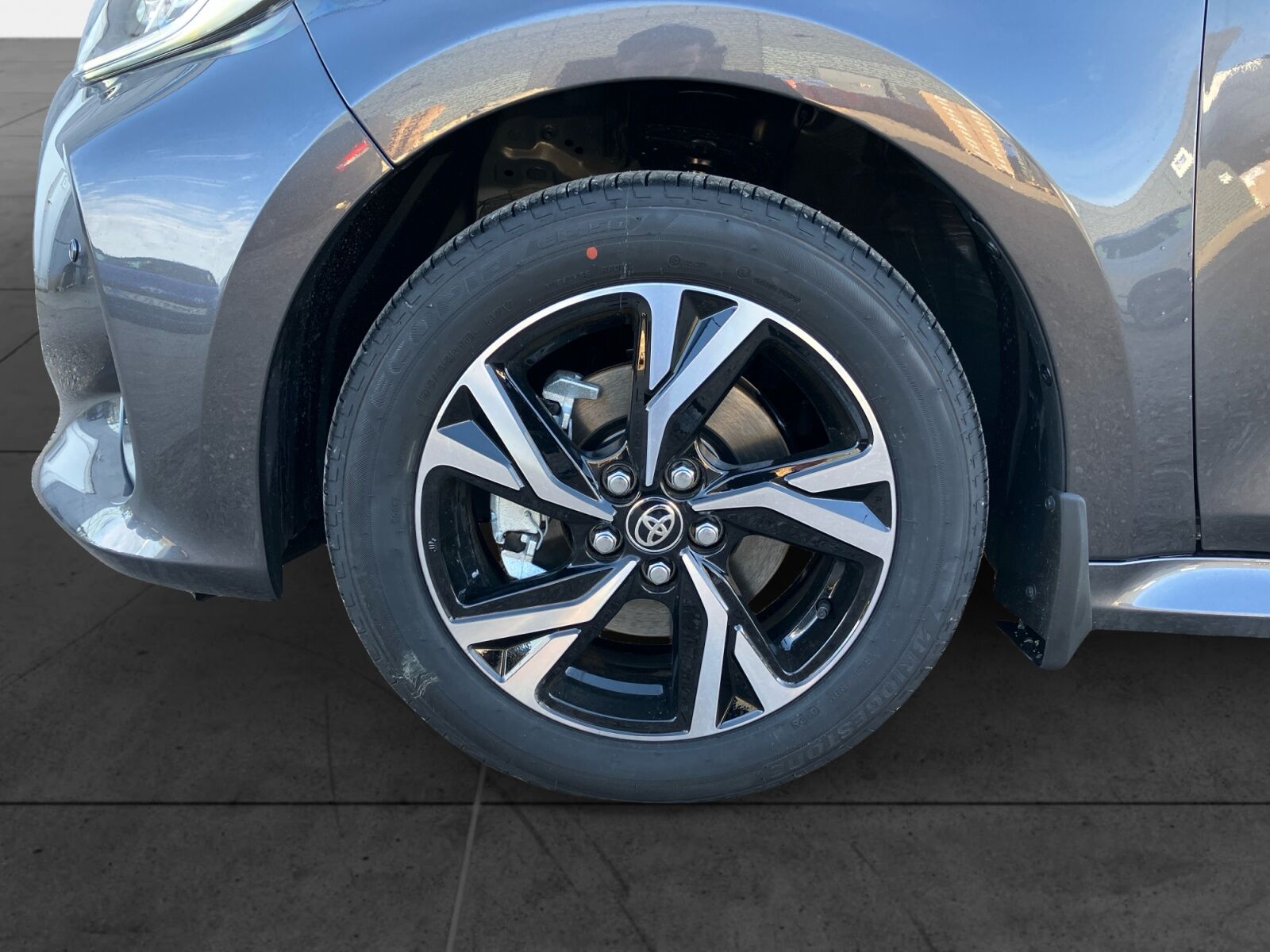 Billede af Toyota Yaris 1,5 Hybrid Style Comfort 116HK 5d Trinl. Gear