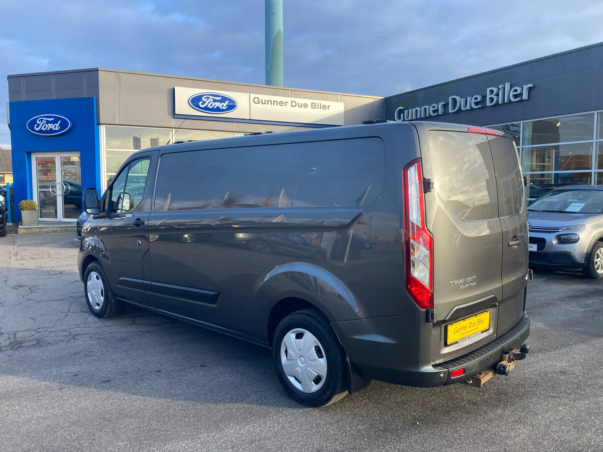 Billede af Ford Transit Custom 300 L2H1 2,0 TDCi Trend 130HK Van 6g Aut.