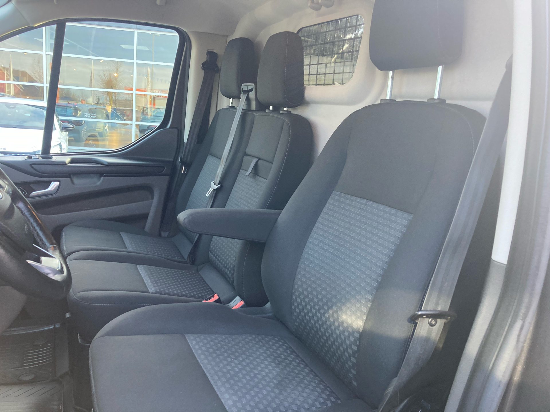 Billede af Ford Transit Custom 300 L2H1 2,0 TDCi Trend 130HK Van 6g Aut.