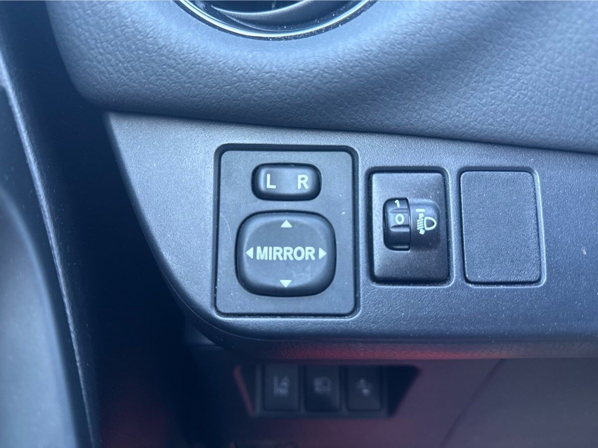 Billede af Toyota Yaris 1,5 Hybrid H2 Premium E-CVT 100HK 5d Trinl. Gear
