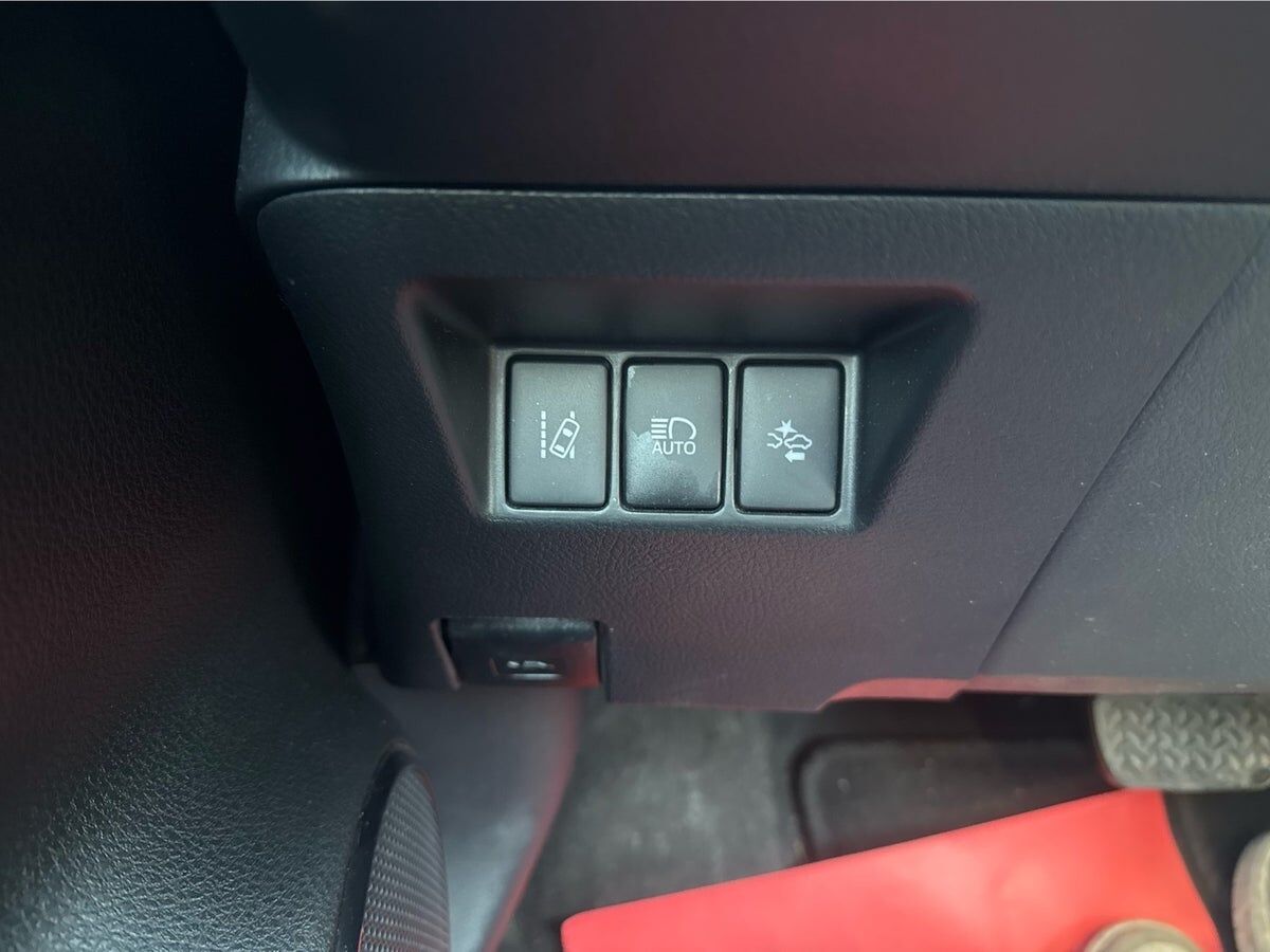 Billede af Toyota Yaris 1,5 Hybrid H2 Premium E-CVT 100HK 5d Trinl. Gear