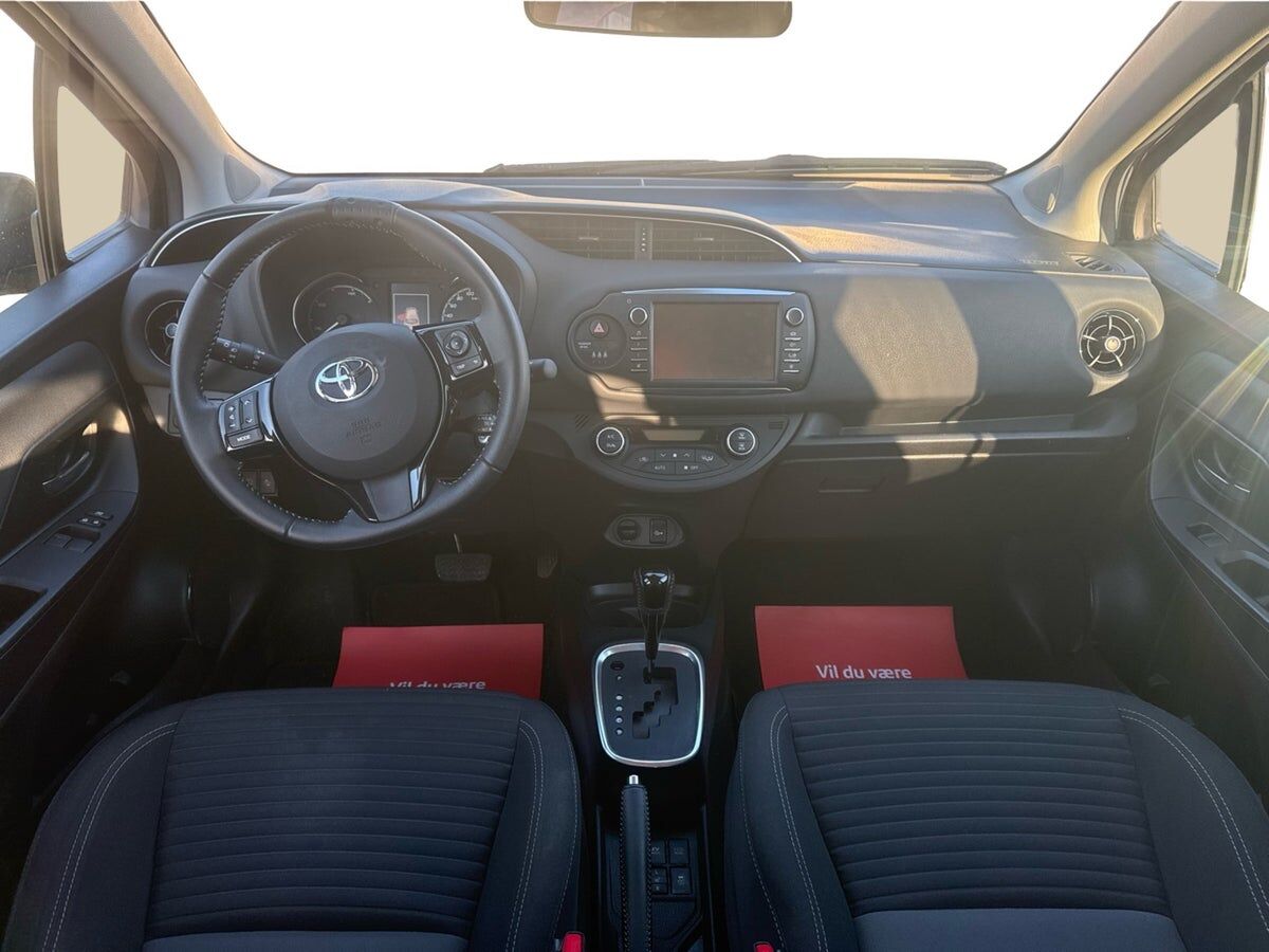 Billede af Toyota Yaris 1,5 Hybrid H2 Premium E-CVT 100HK 5d Trinl. Gear