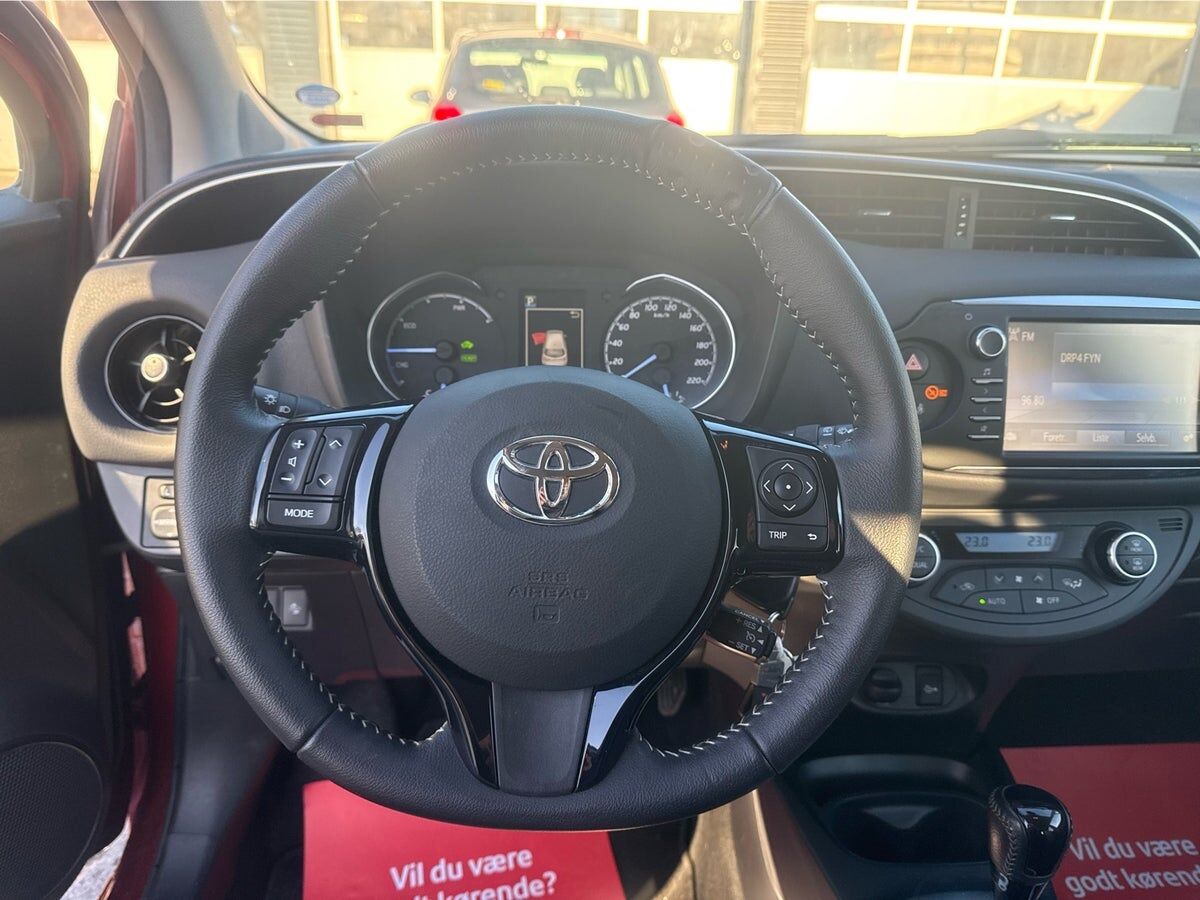 Billede af Toyota Yaris 1,5 Hybrid H2 Premium E-CVT 100HK 5d Trinl. Gear