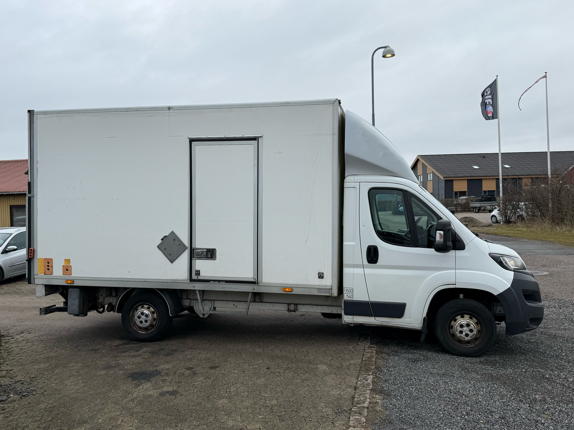 Billede af Peugeot Boxer 335 L3 Alukasse m. Lift 2,2 HDI 150HK Ladv./Chas. Man. 