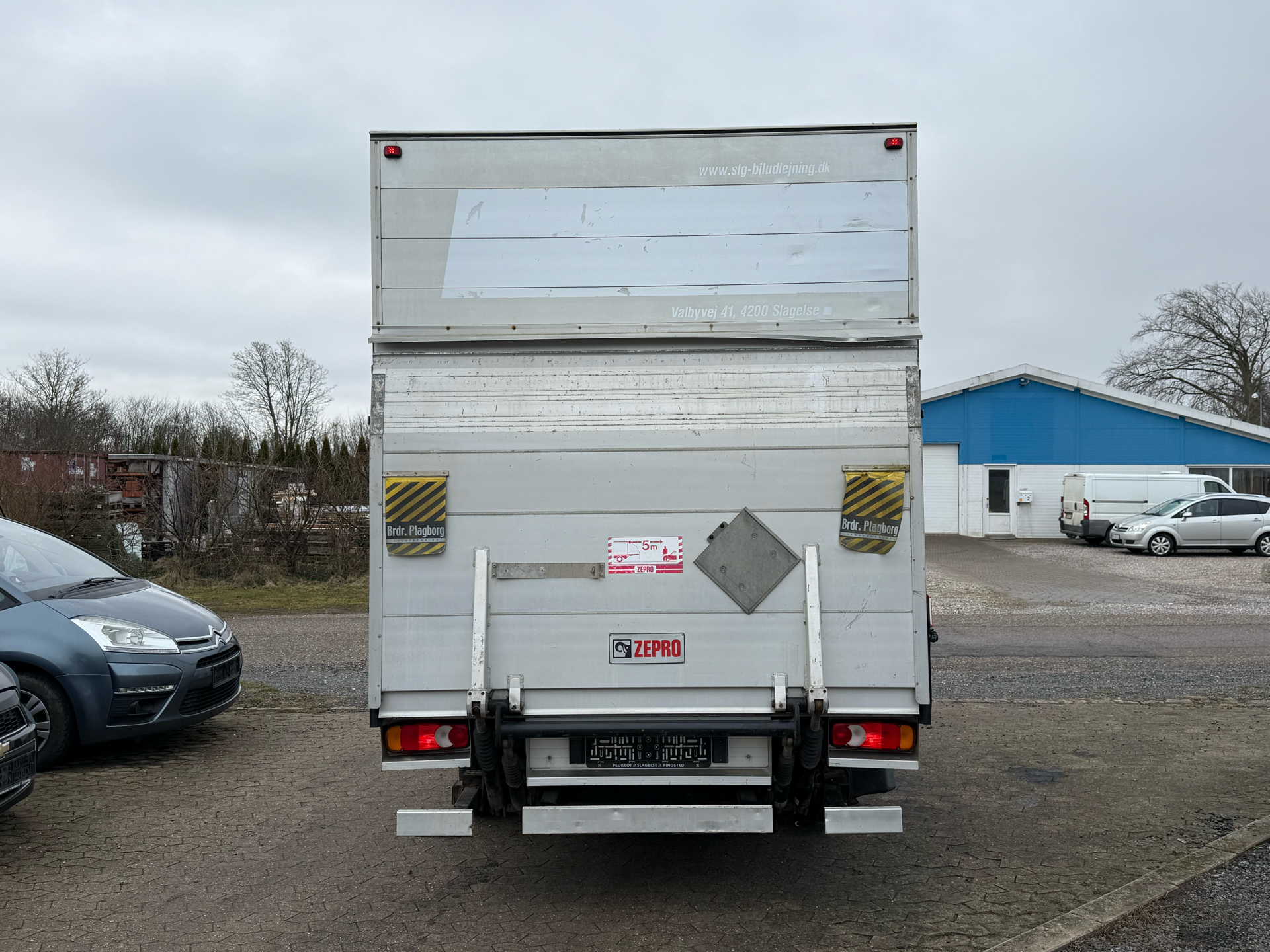 Billede af Peugeot Boxer 335 L3 Alukasse m. Lift 2,2 HDI 150HK Ladv./Chas. Man. 