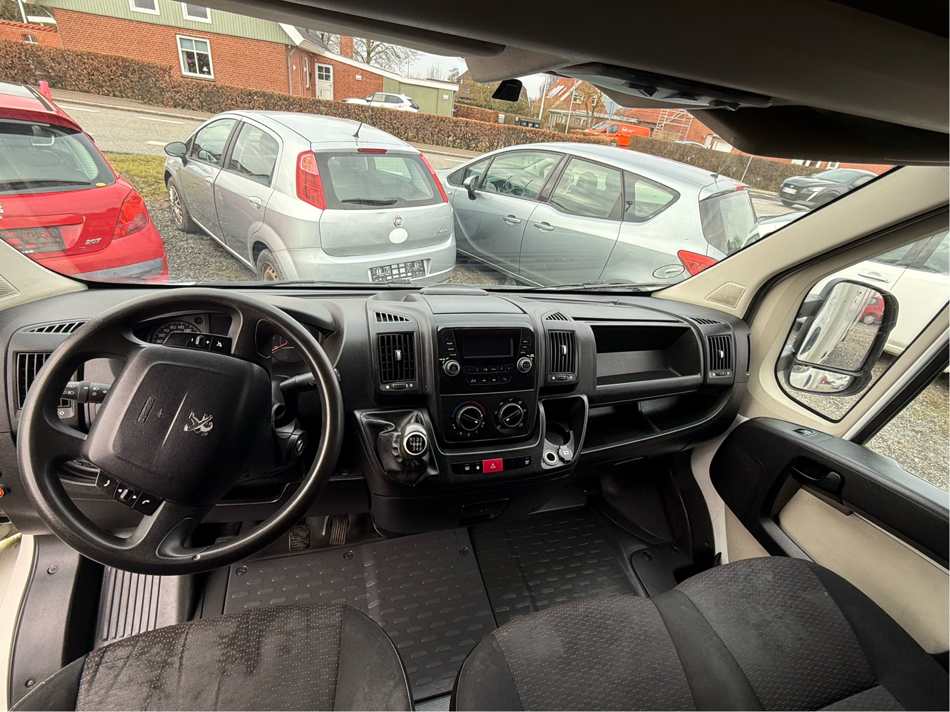 Billede af Peugeot Boxer 335 L3 Alukasse m. Lift 2,2 HDI 150HK Ladv./Chas. Man. 