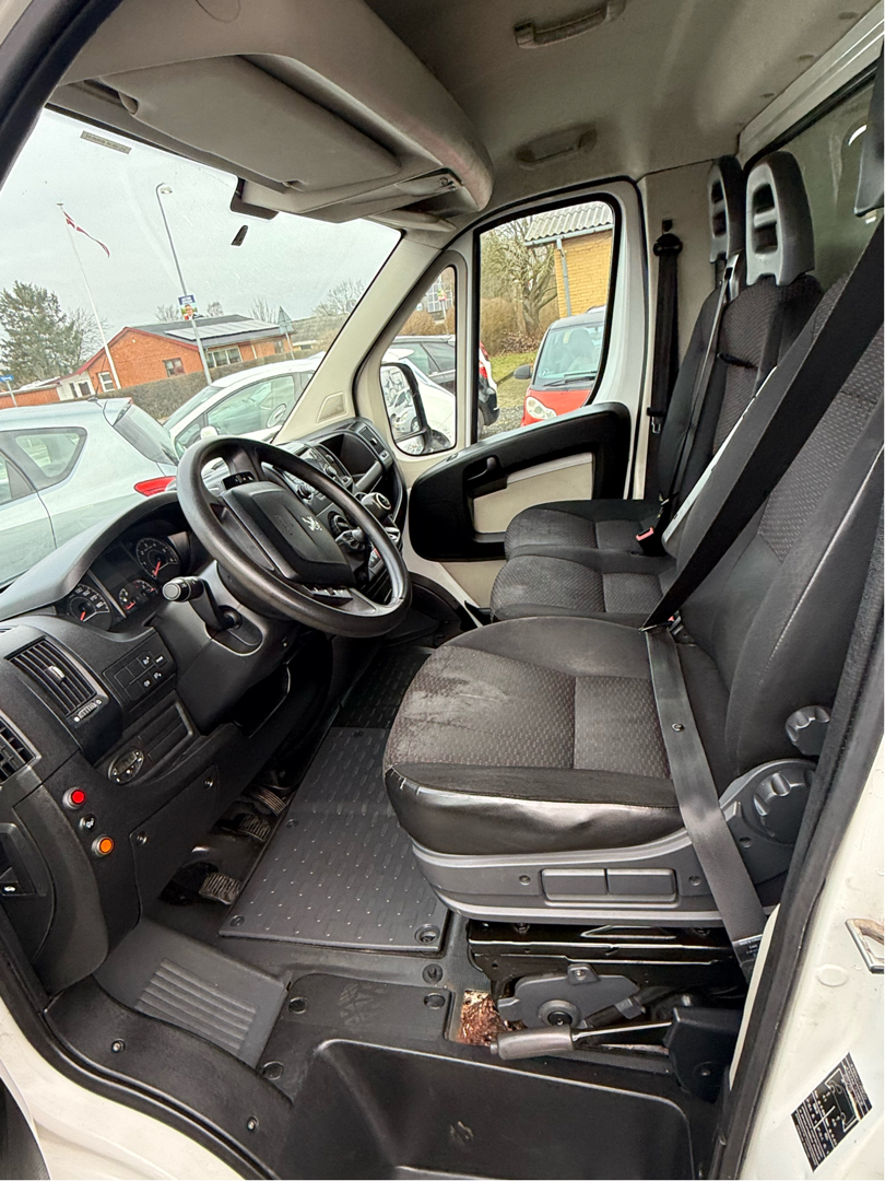 Billede af Peugeot Boxer 335 L3 Alukasse m. Lift 2,2 HDI 150HK Ladv./Chas. Man. 