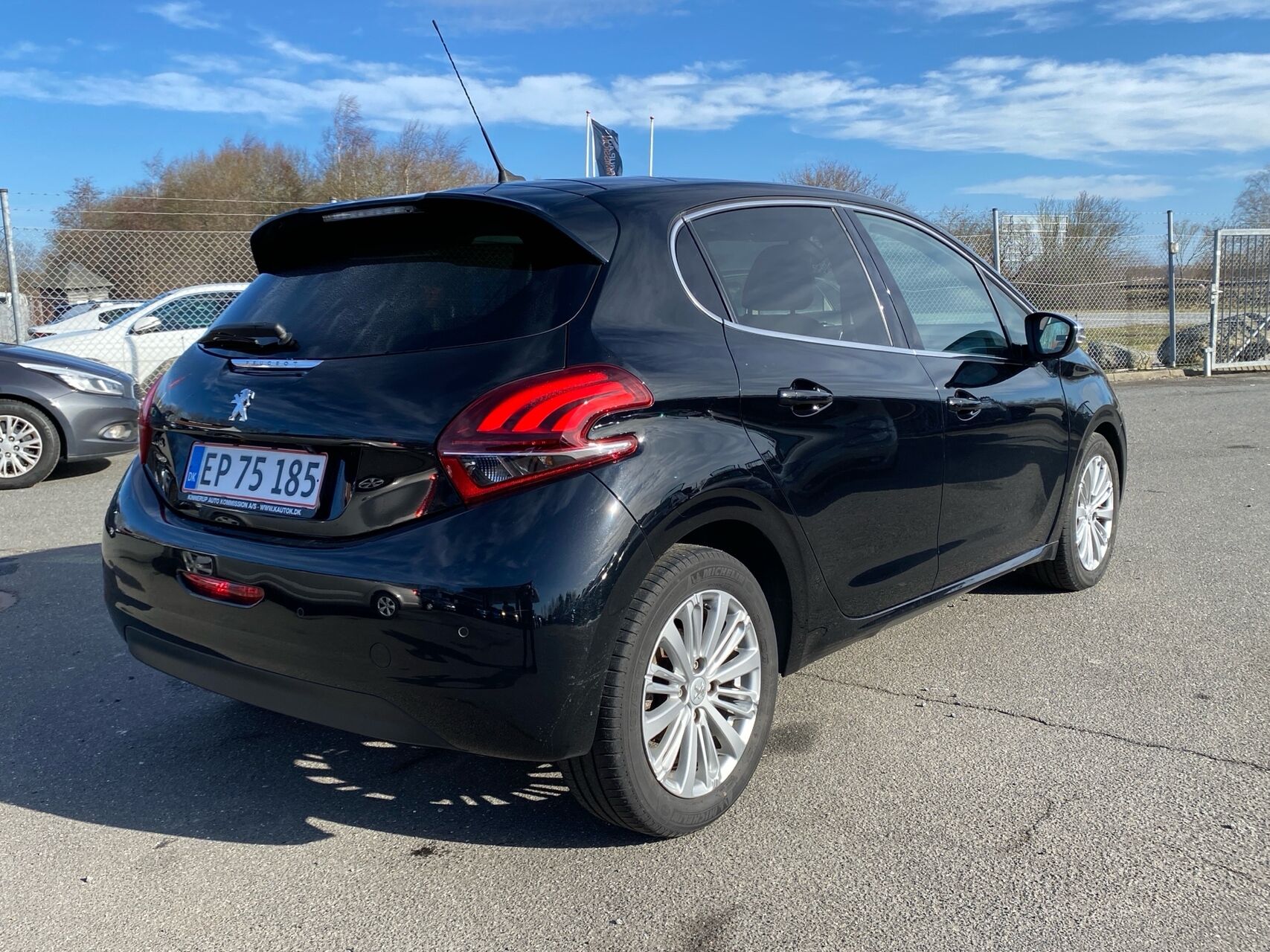 Billede af Peugeot 208 1,6 BlueHDi Desire Sky 100HK 5d
