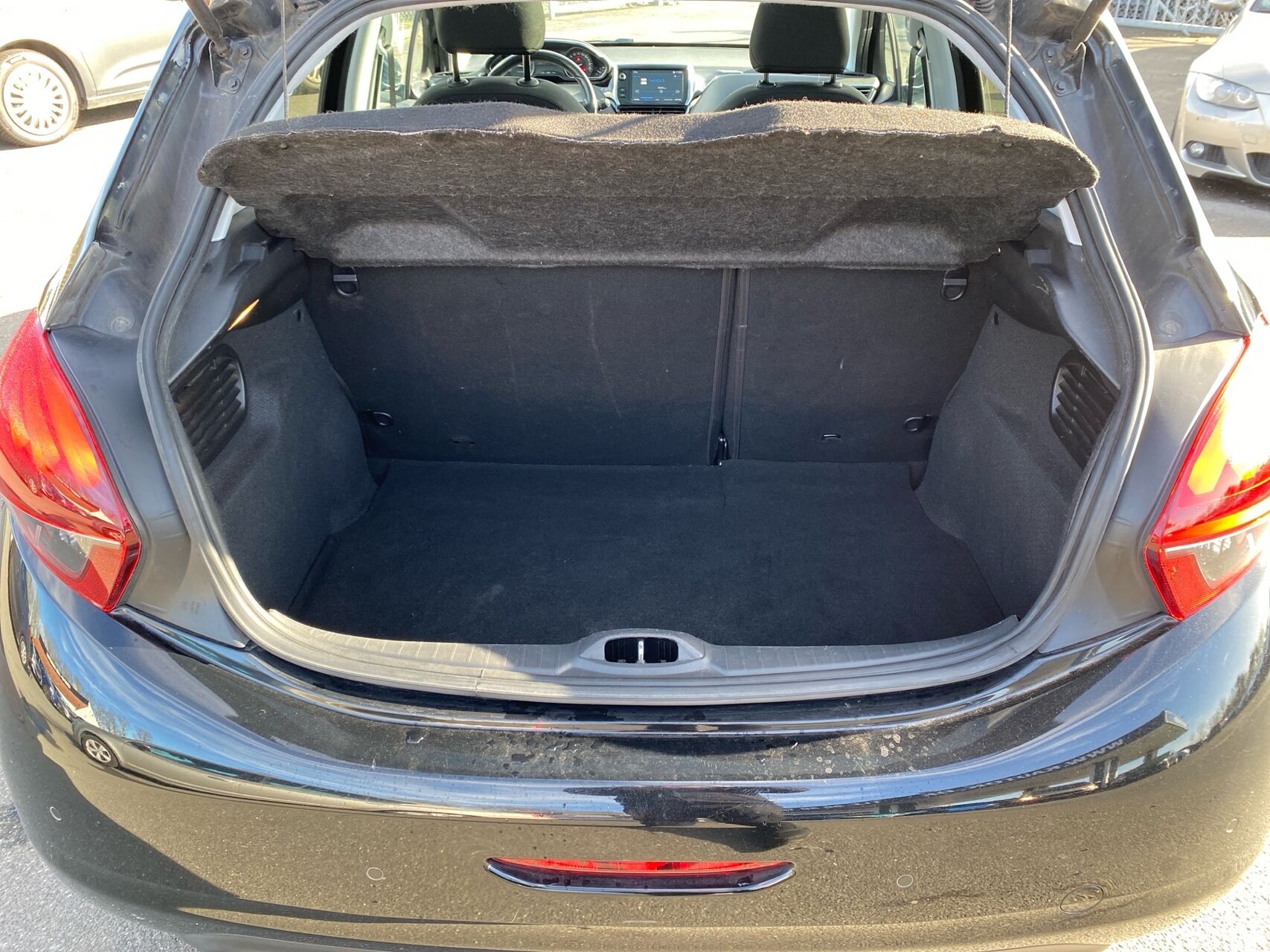 Billede af Peugeot 208 1,6 BlueHDi Desire Sky 100HK 5d