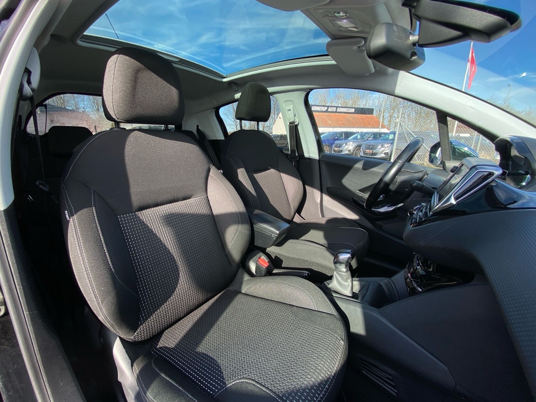 Billede af Peugeot 208 1,6 BlueHDi Desire Sky 100HK 5d