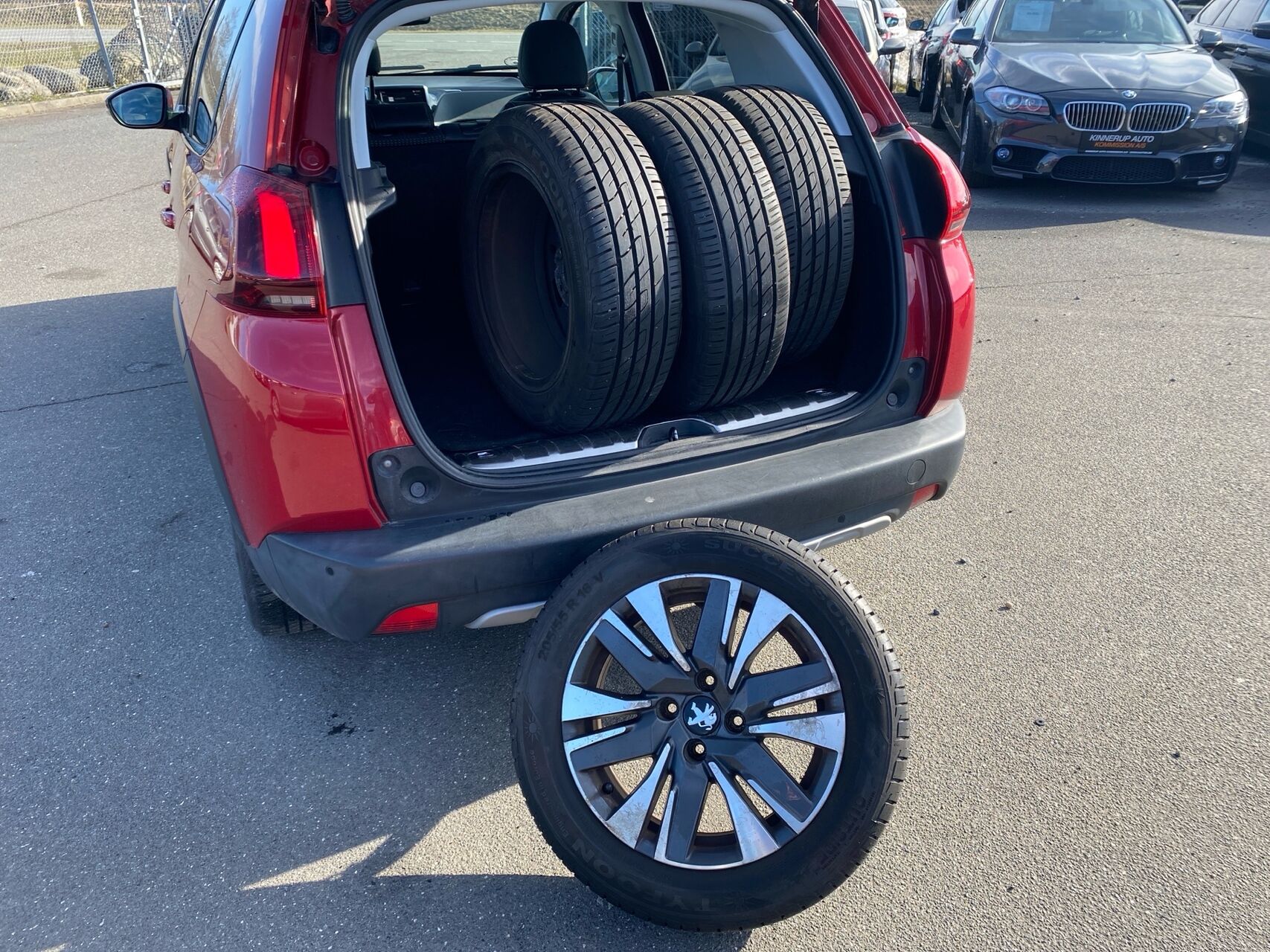 Billede af Peugeot 2008 1,6 BlueHDi Allure Sky 100HK