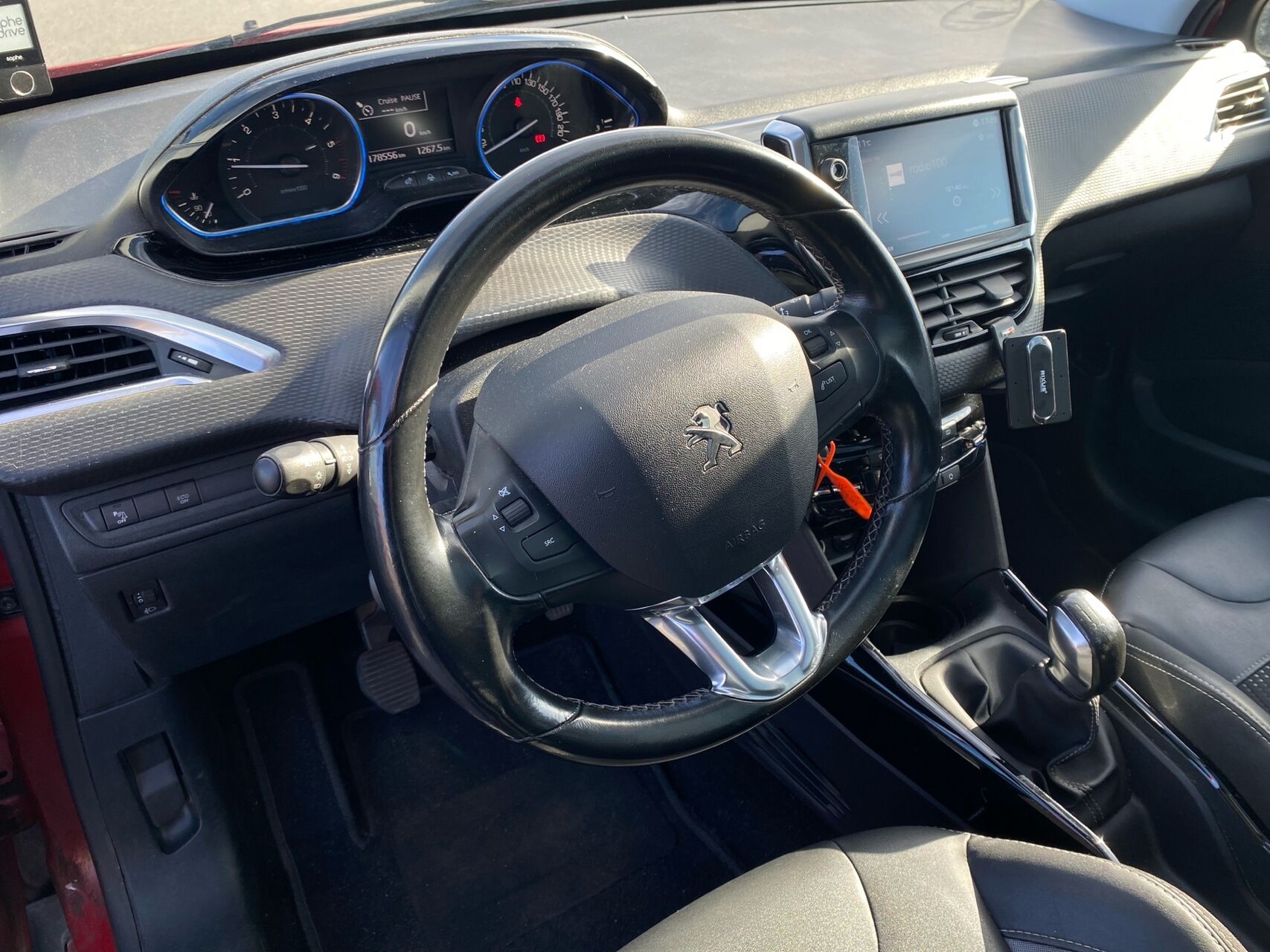 Billede af Peugeot 2008 1,6 BlueHDi Allure Sky 100HK