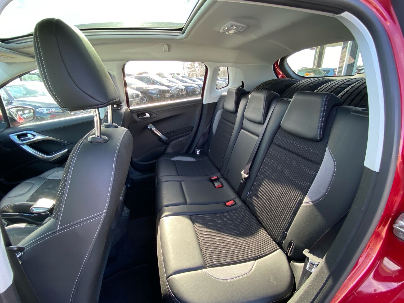 Billede af Peugeot 2008 1,6 BlueHDi Allure Sky 100HK