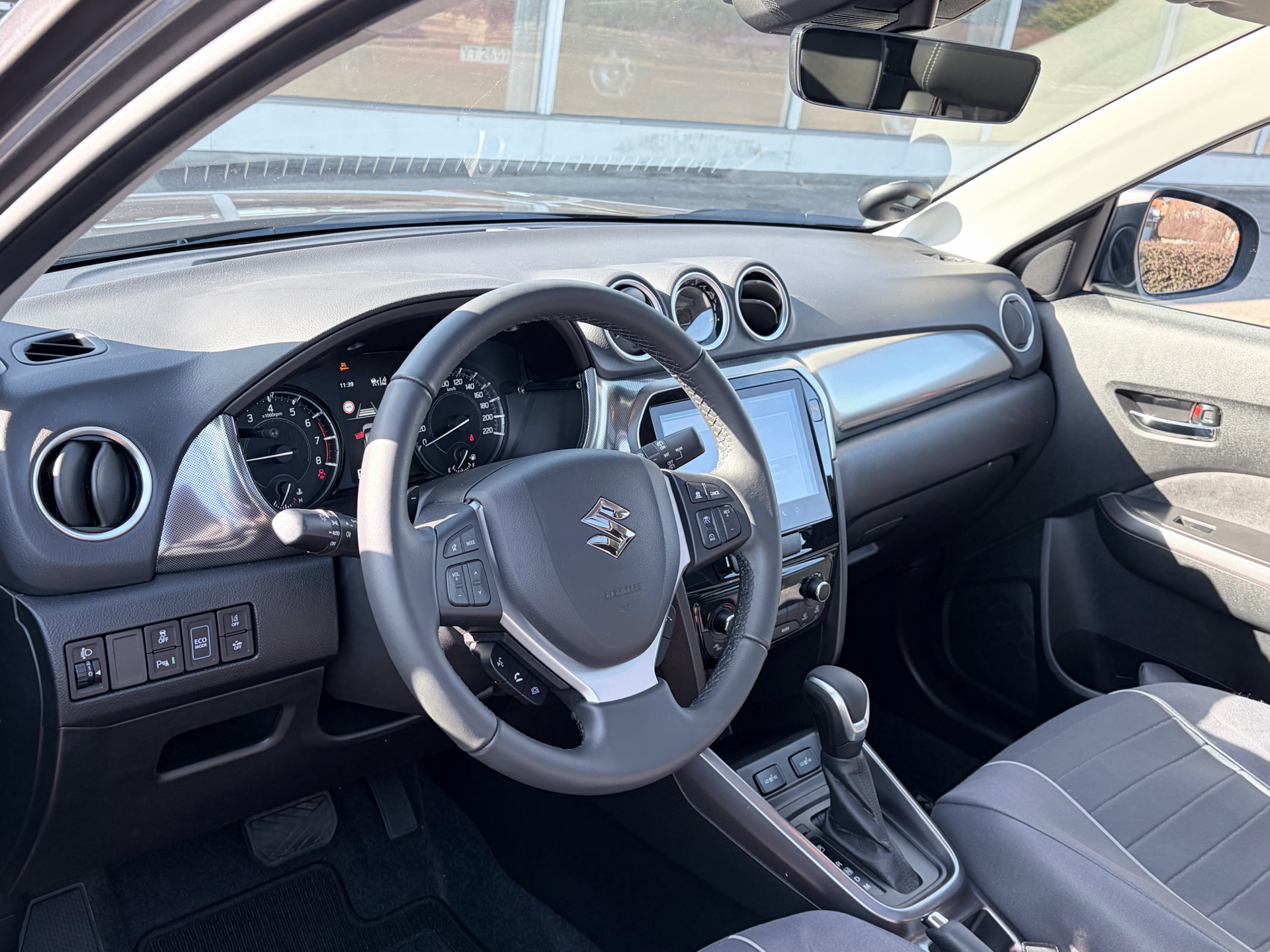 Billede af Suzuki Vitara 1,5 Hybrid Adventure AGS 102HK 5d 6g Aut.