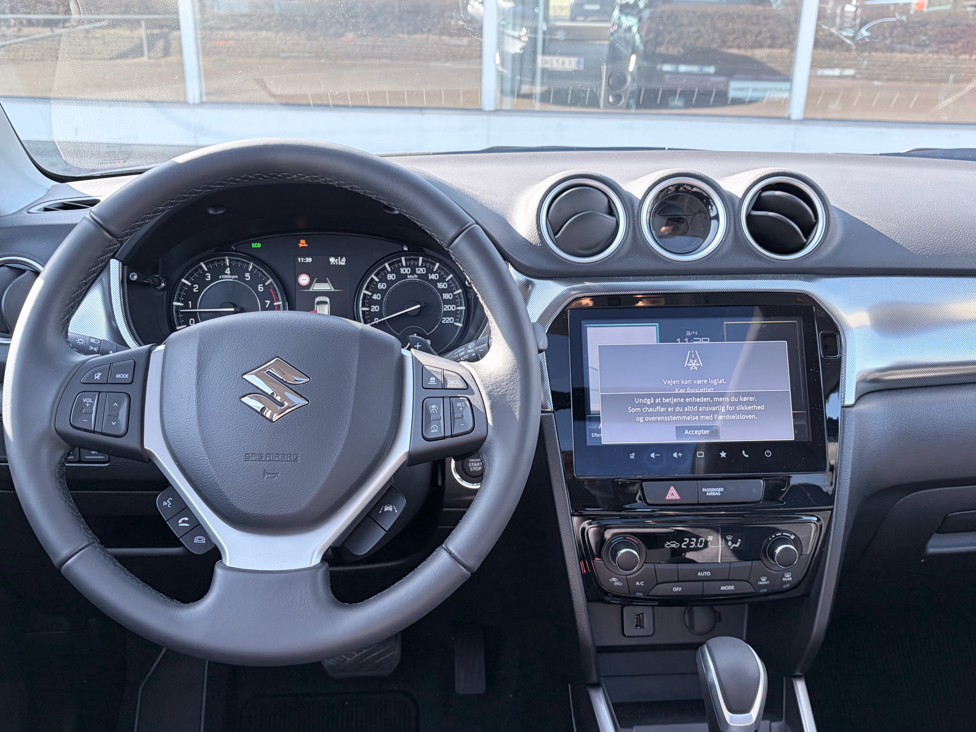 Billede af Suzuki Vitara 1,5 Hybrid Adventure AGS 102HK 5d 6g Aut.