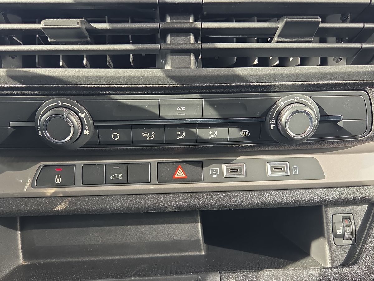 Billede af Citroën Jumpy L3 2,0 Blue HDi Masterline EAT8 145HK Van 8g Aut.