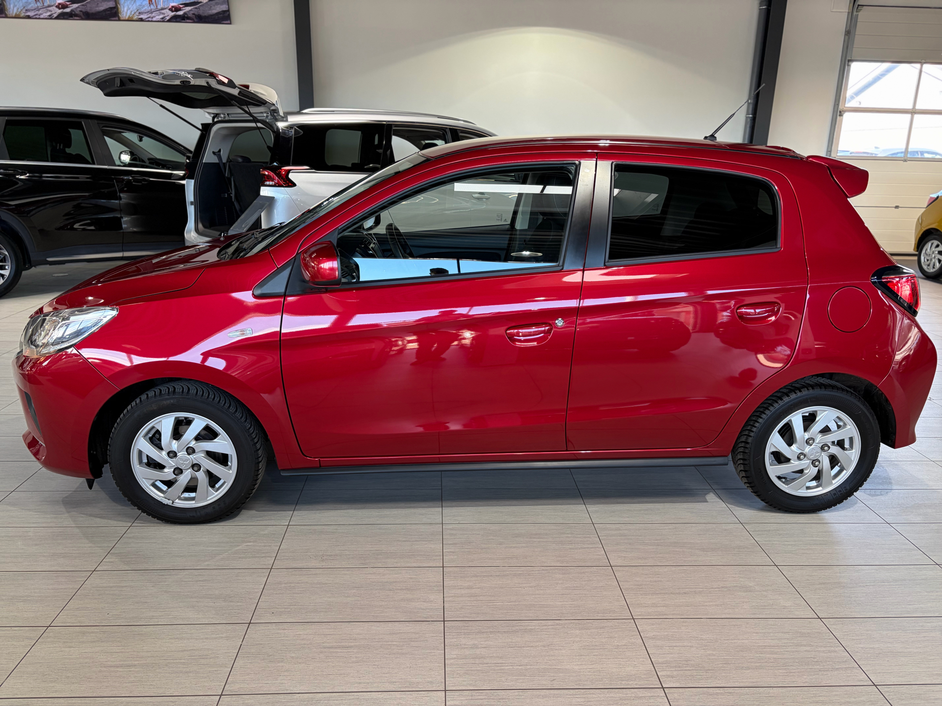 Billede af Mitsubishi Space Star 1,2 Cosmic AS&G CVT 71HK 5d Aut.