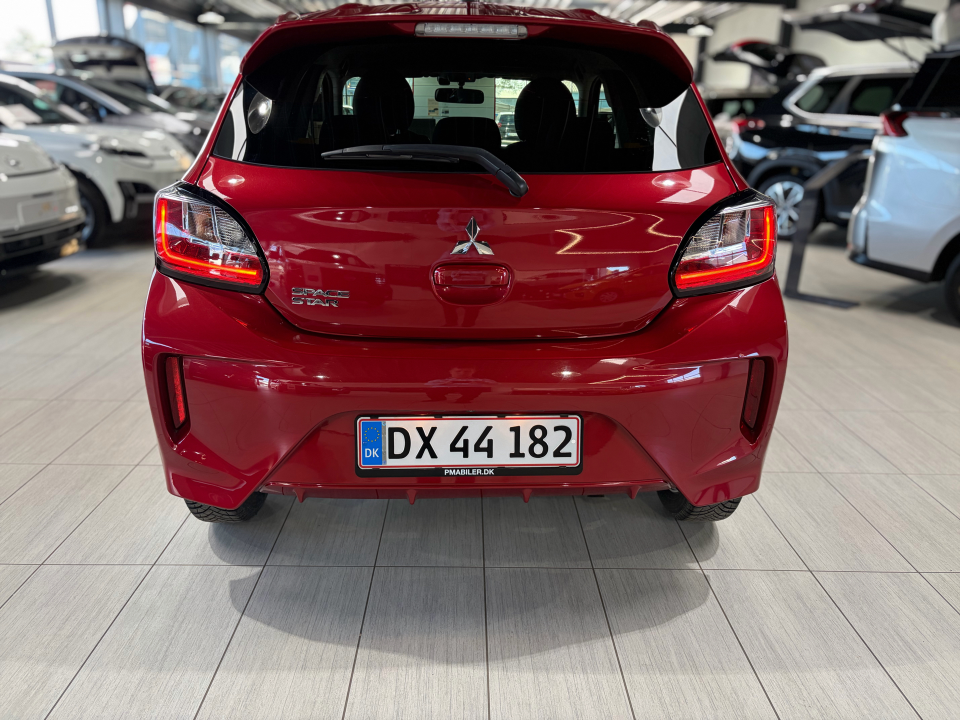 Billede af Mitsubishi Space Star 1,2 Cosmic AS&G CVT 71HK 5d Aut.